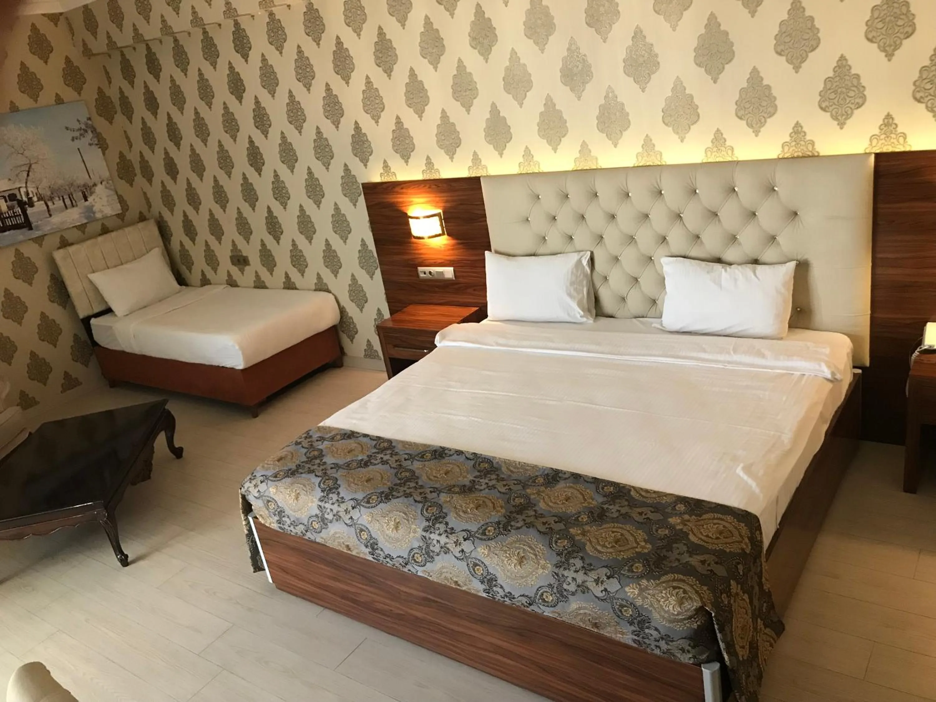 Photo of the whole room, Bed in World Point Hotel Istanbul