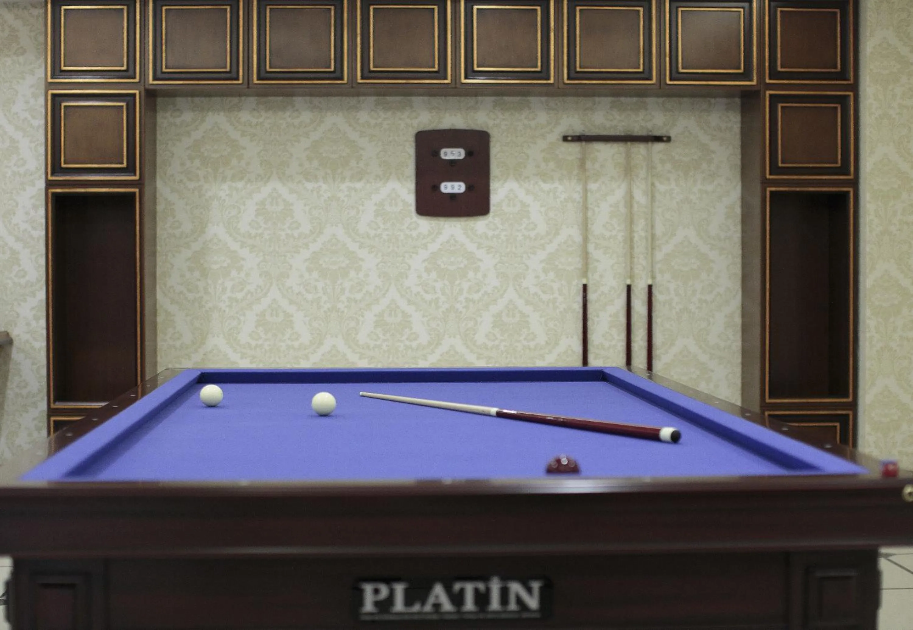 Communal lounge/ TV room in World Point Hotel Istanbul