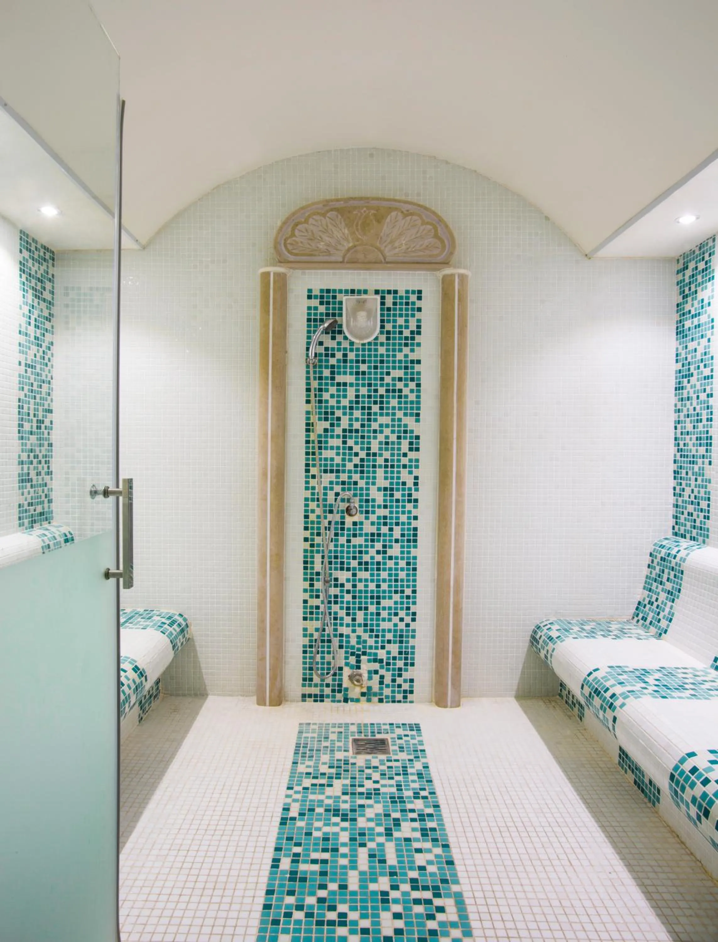 Steam room, Bed in World Point Hotel Istanbul