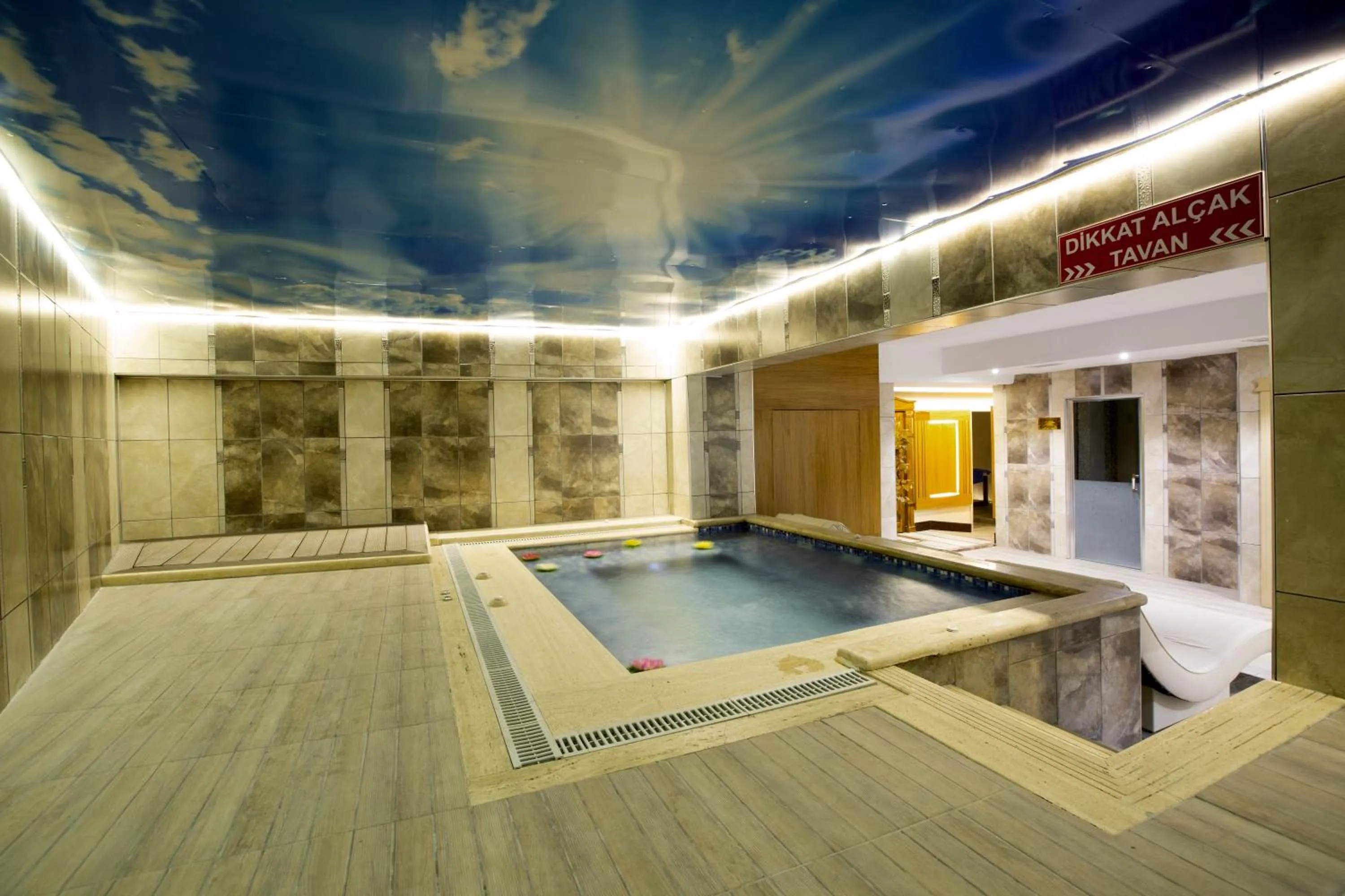 Hot Tub in World Point Hotel Istanbul