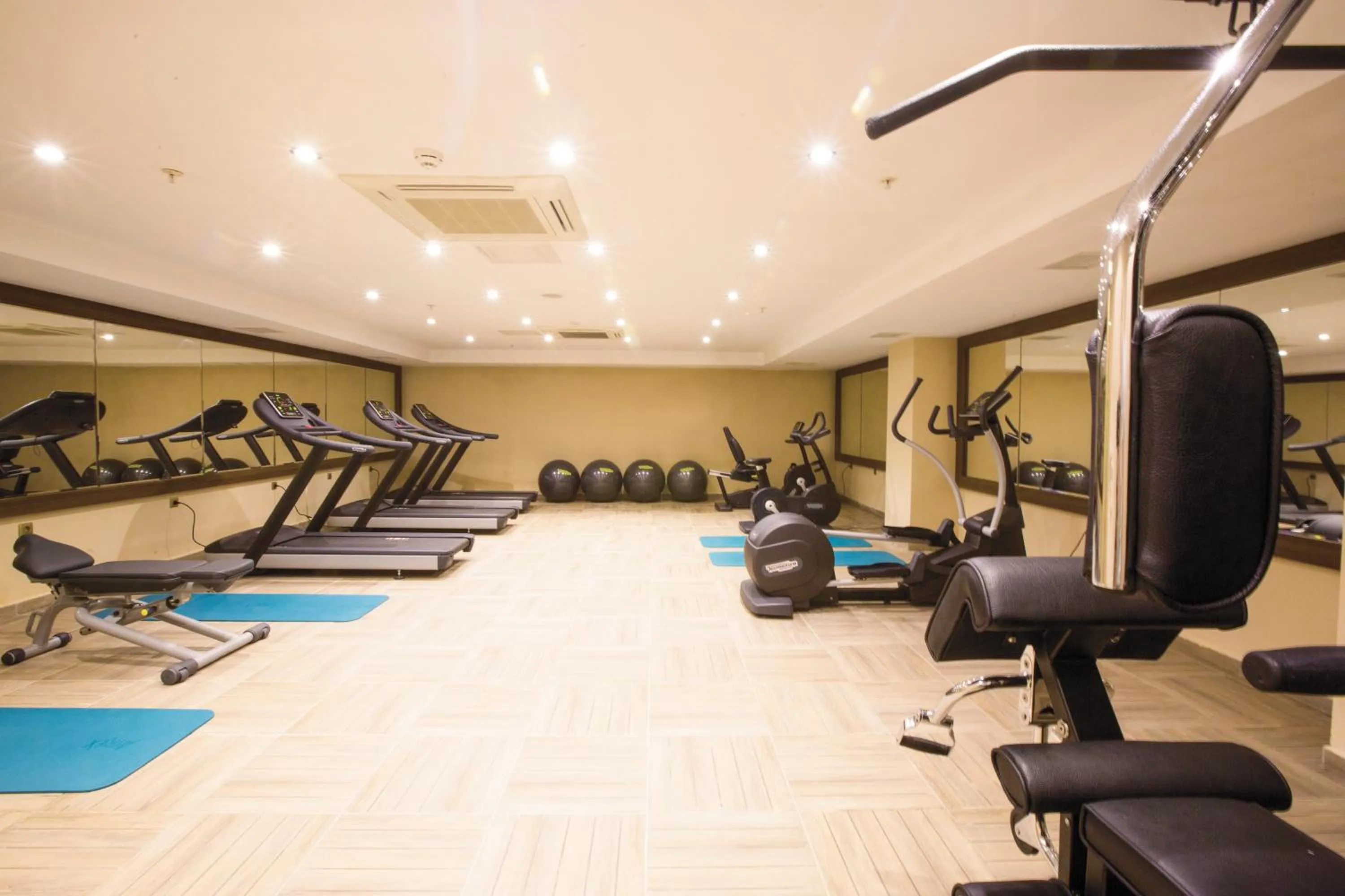 Fitness centre/facilities in World Point Hotel Istanbul
