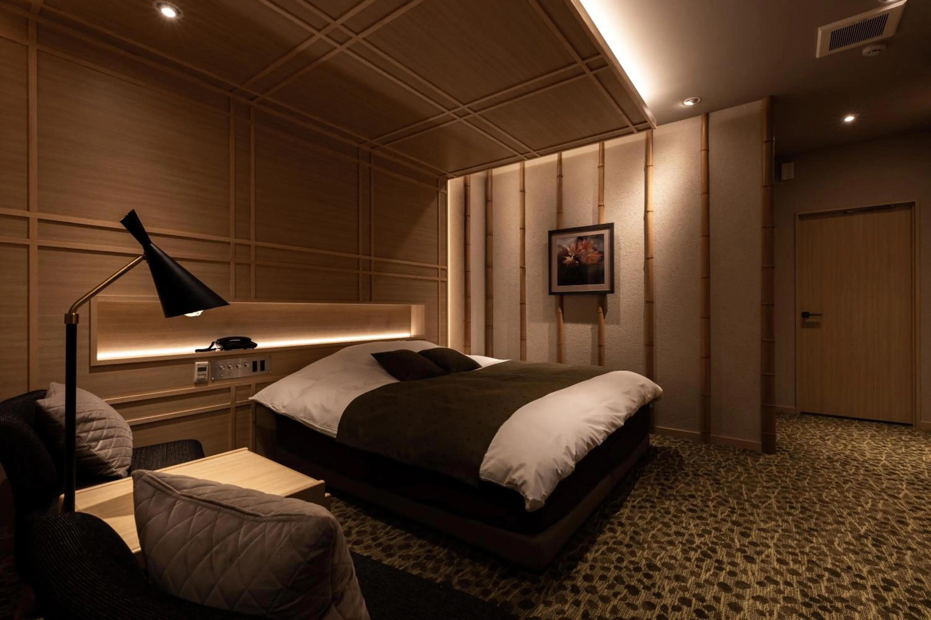 Photo of the whole room, Bed in Y-HOTEL