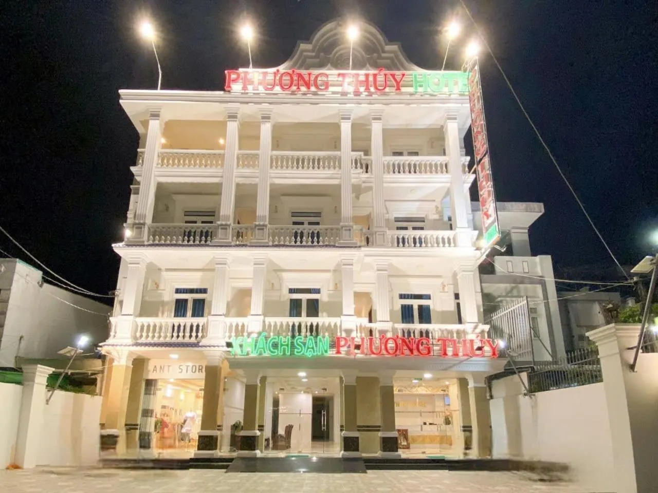Property building in Phuong Thuy Hotel
