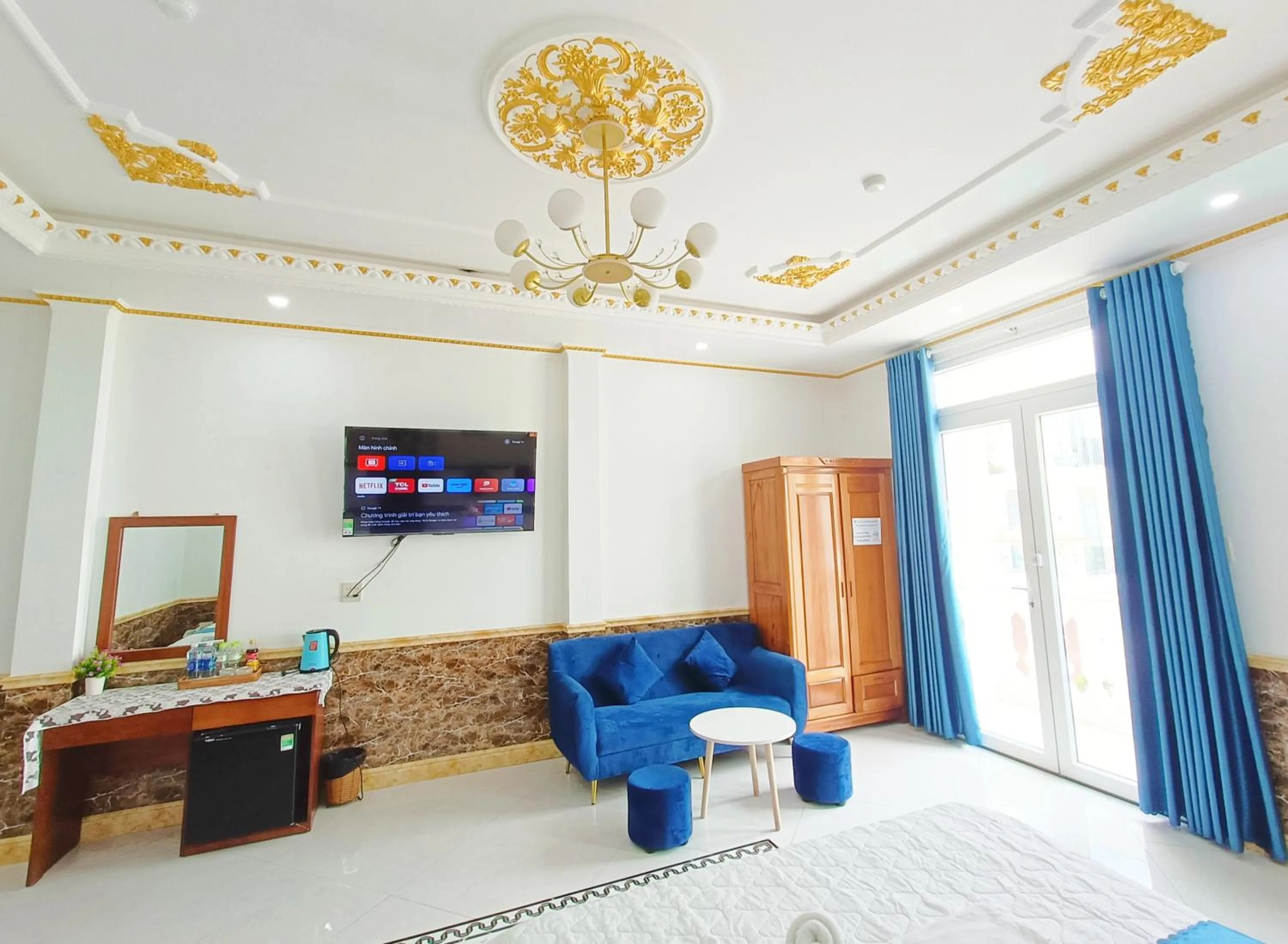 furniture, Bed in Phuong Thuy Hotel