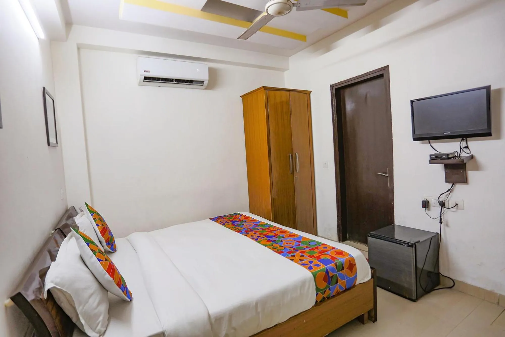 Bed in Via The Paradise - Nr Apollo Hospital