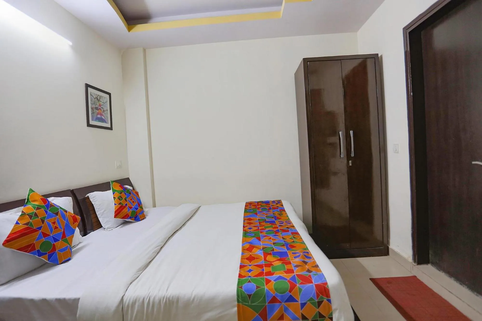Bed in Via The Paradise - Nr Apollo Hospital