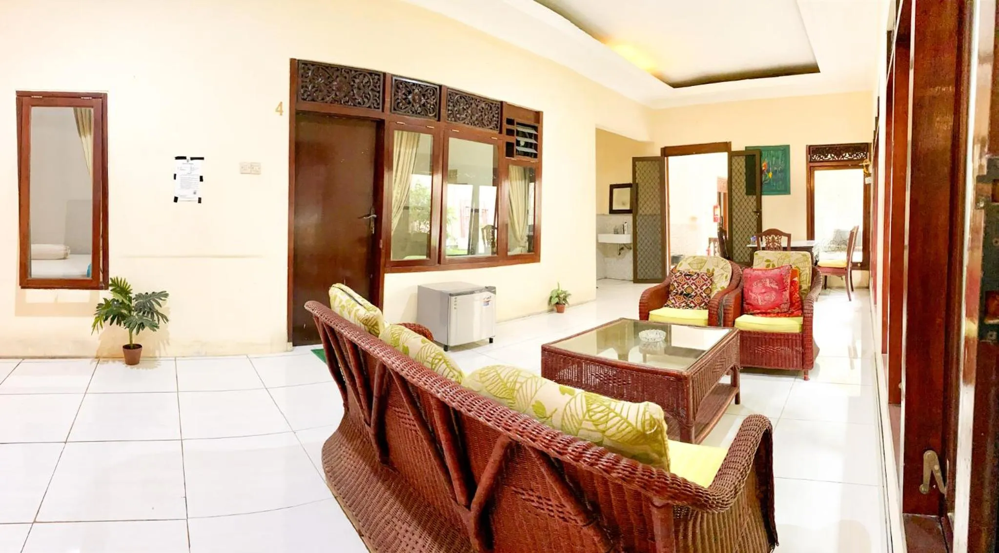 Lounge or bar in Homey Guesthouse near Sby Zoo Syariah