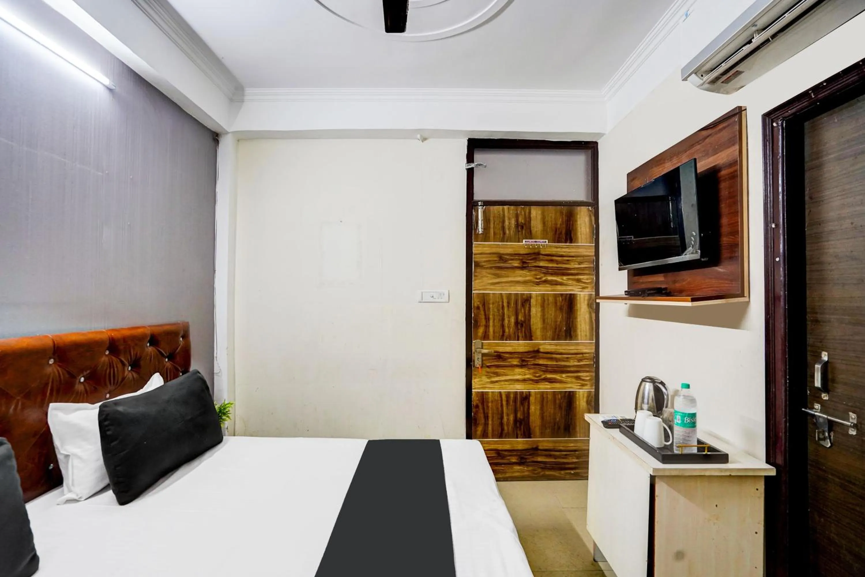 Bedroom, Bed in Super Hotel O The Maruti hotel