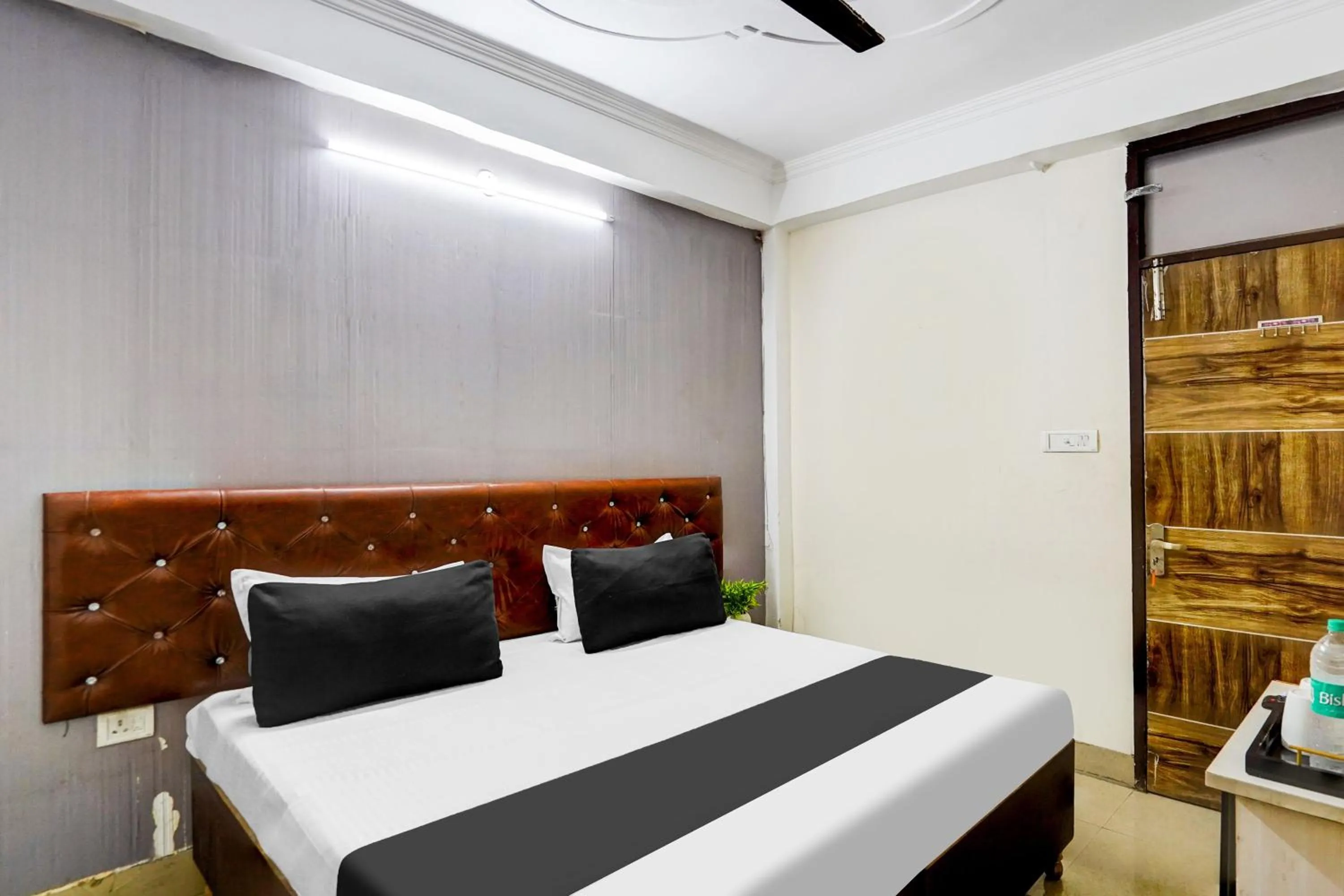 Bedroom, Bed in Super Hotel O The Maruti hotel