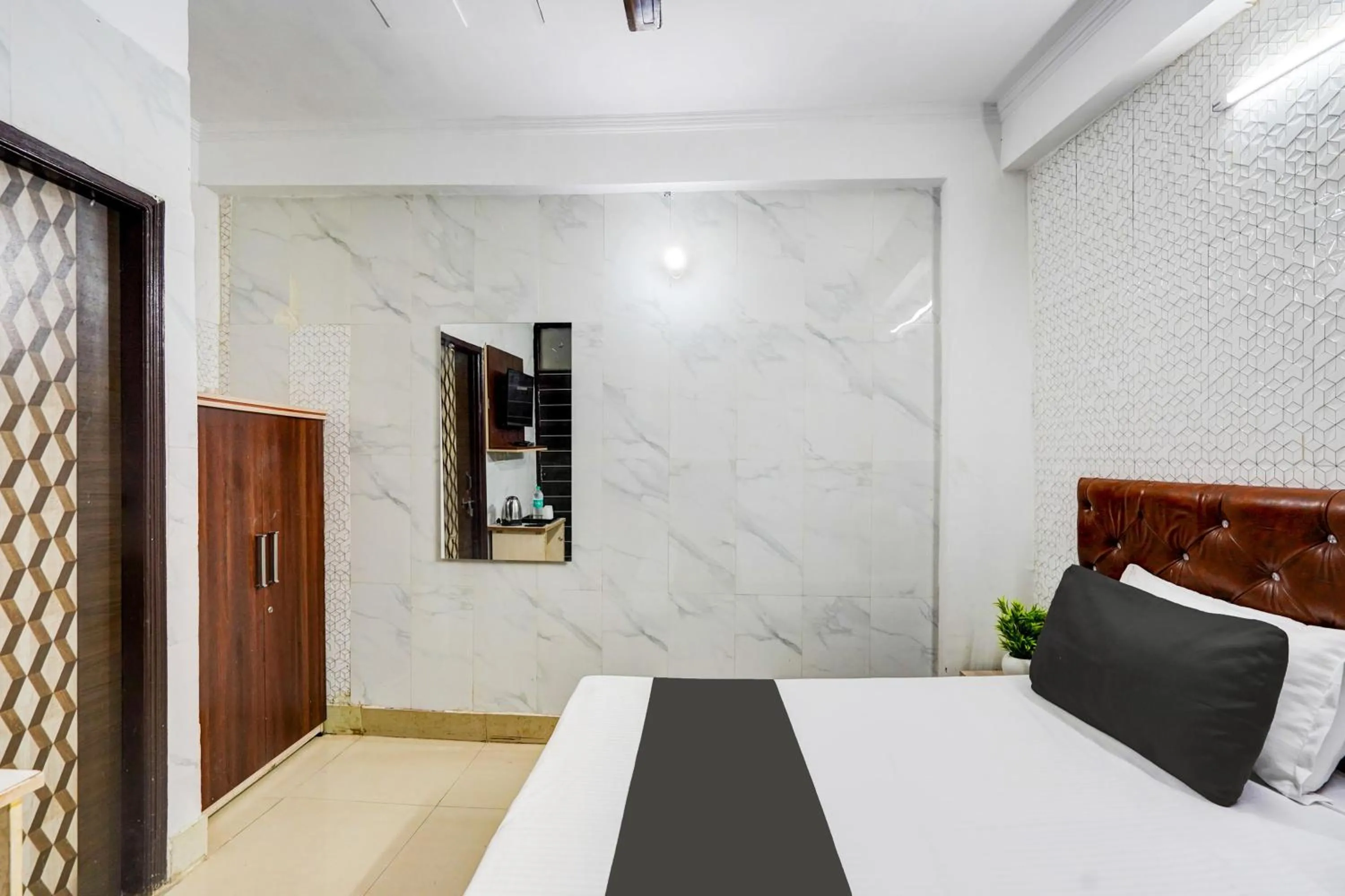 Bedroom, Bed in Super Hotel O The Maruti hotel