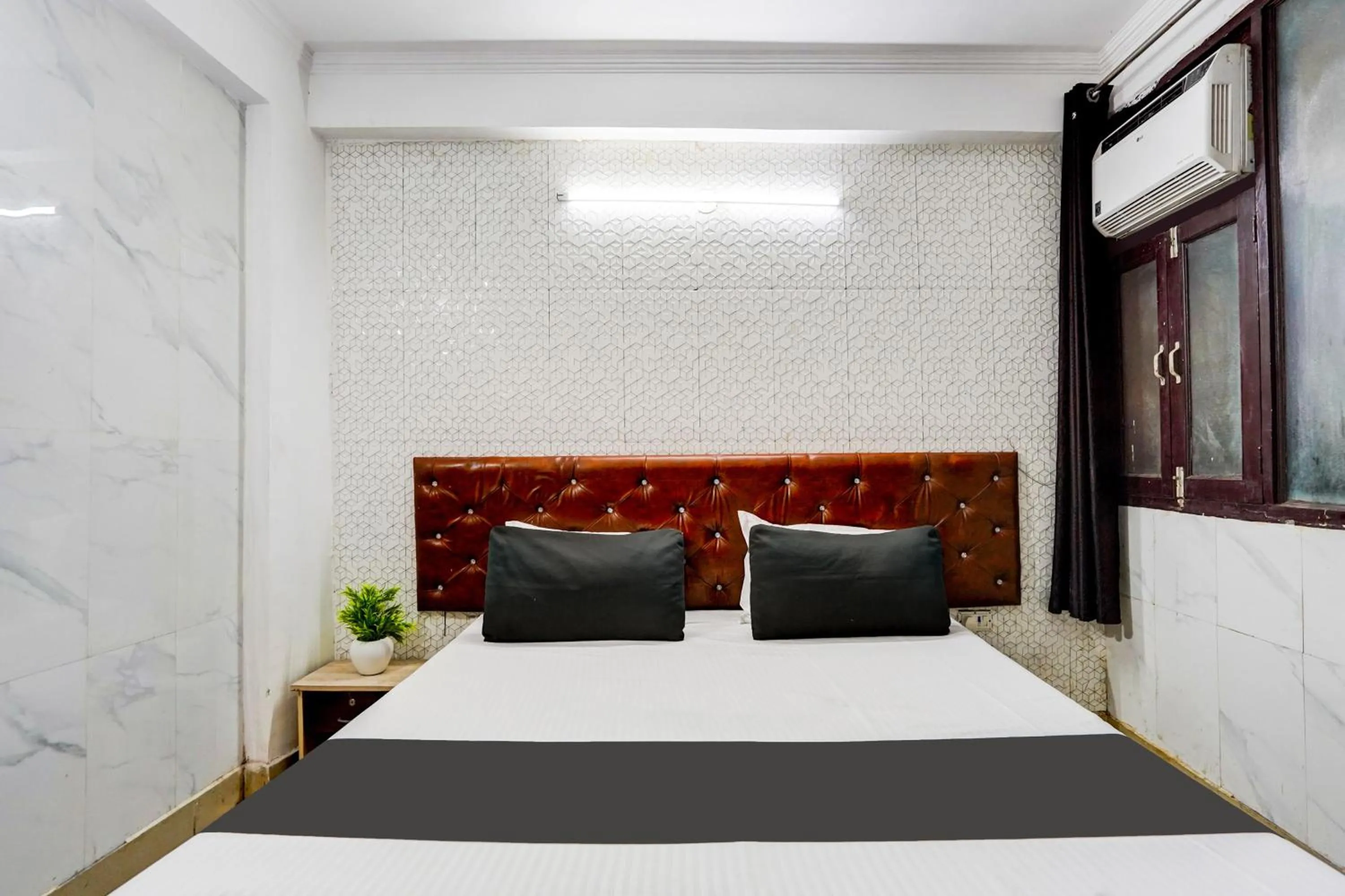 Bedroom, Bed in Hotel O The Maruti hotel