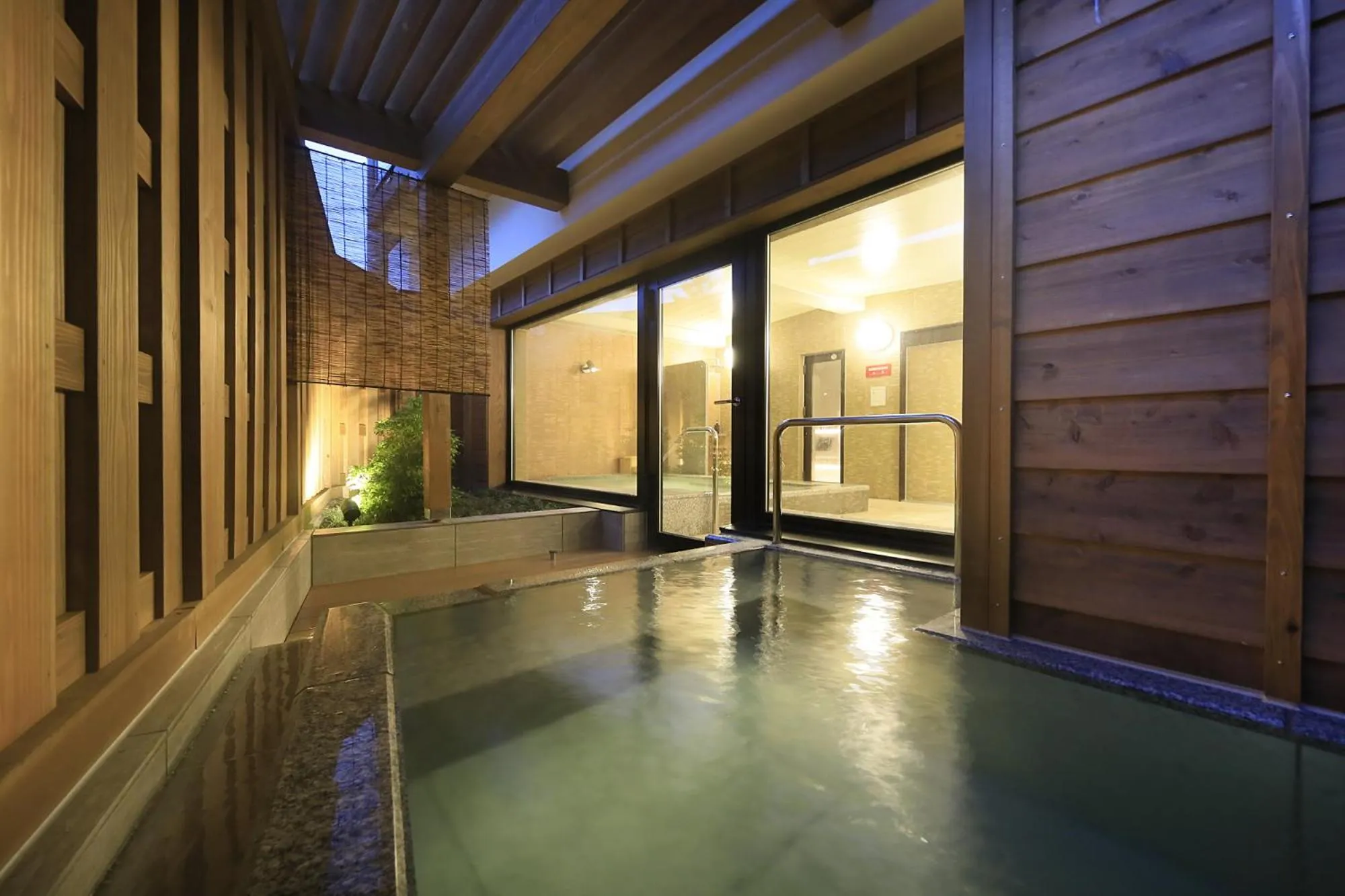 KusatsuOnsen AeruyadoTakamatsu