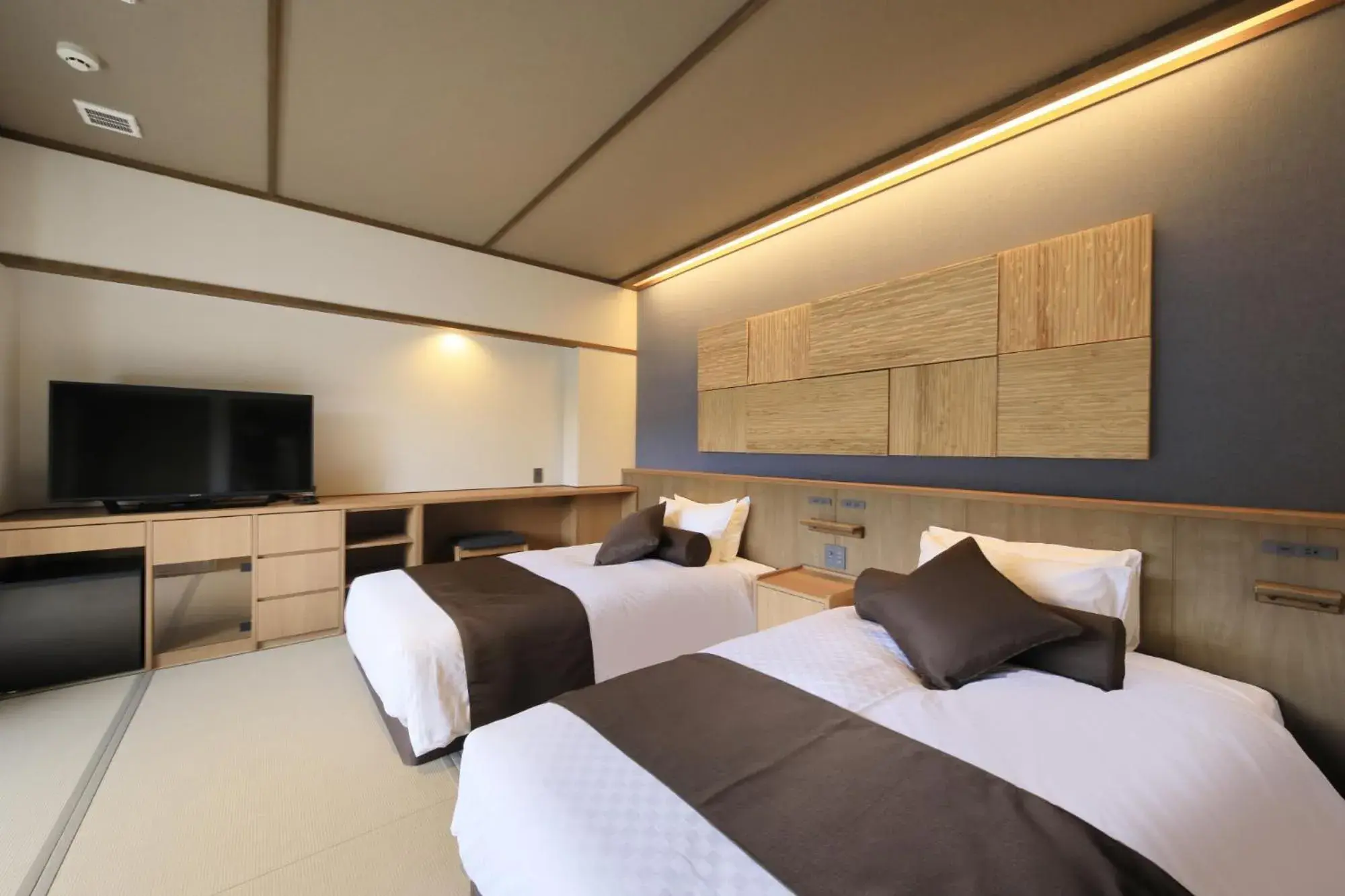 Superior Twin Room with Open-Air Bath in KusatsuOnsen AeruyadoTakamatsu Superior Twin Room with Open-Air Bath in KusatsuOnsen AeruyadoTakamatsu