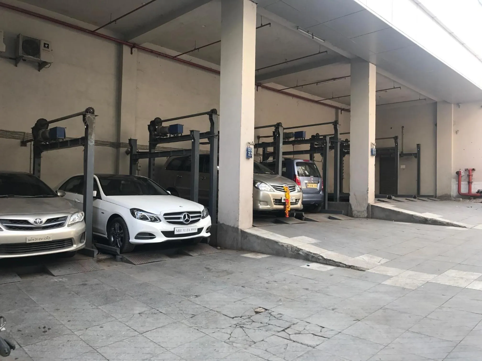 Parking in Uptown Hotel