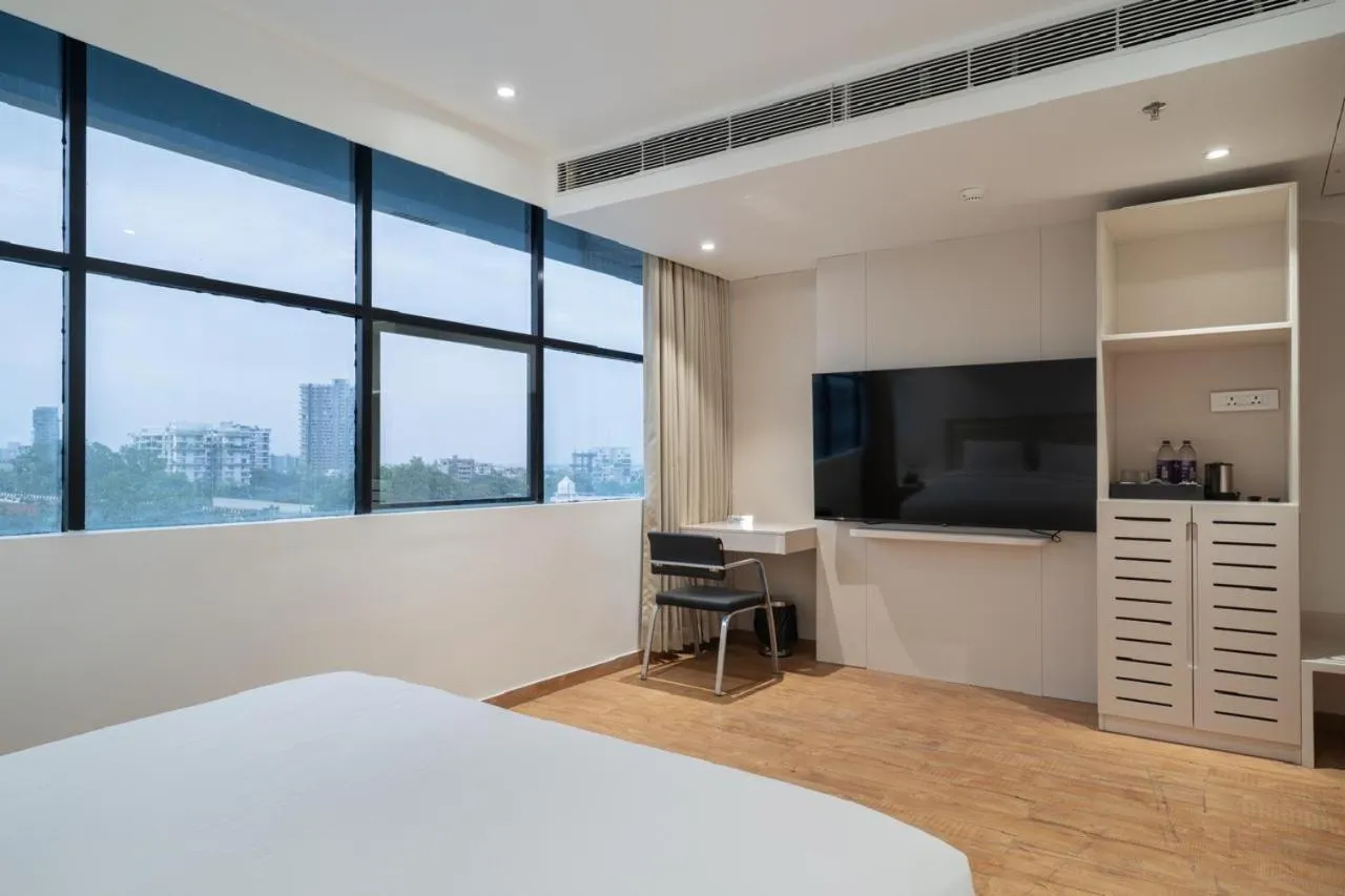 Bedroom, Bed in Uptown Hotel