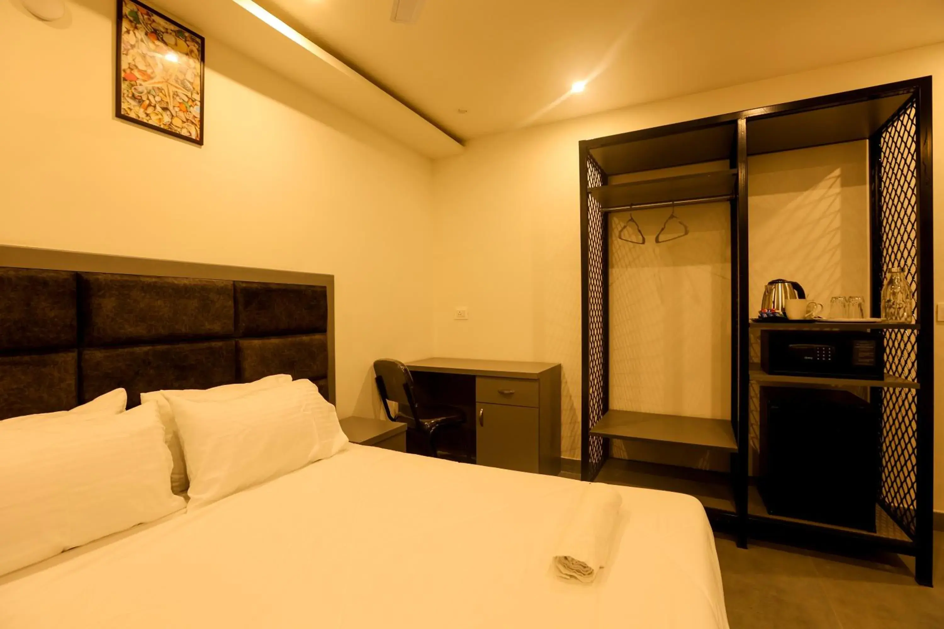 Superior Double Room in Coastal Pearl Hotel Miramar Panaji Superior Double Room in Coastal Pearl Hotel Miramar Panaji