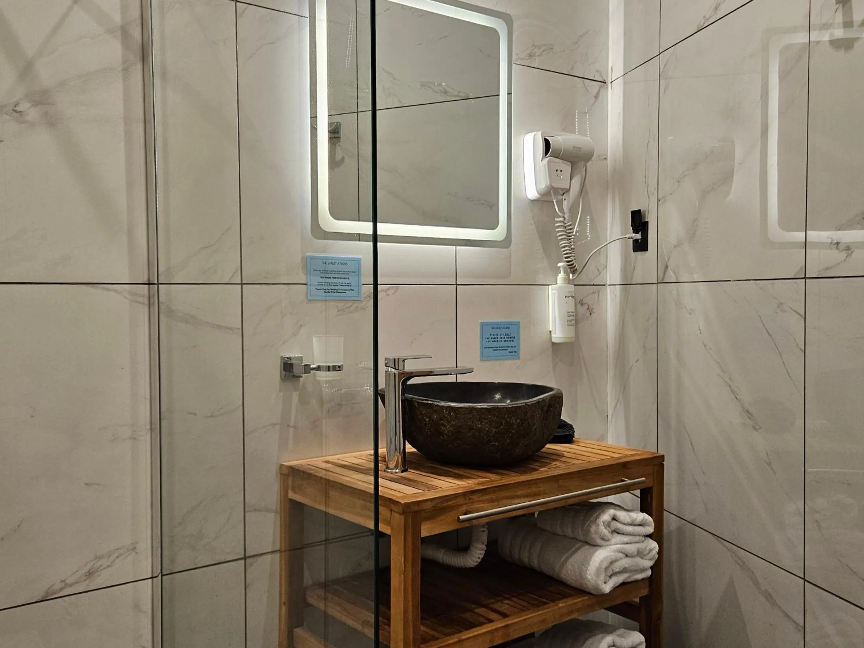 Shower in The Vault Athens