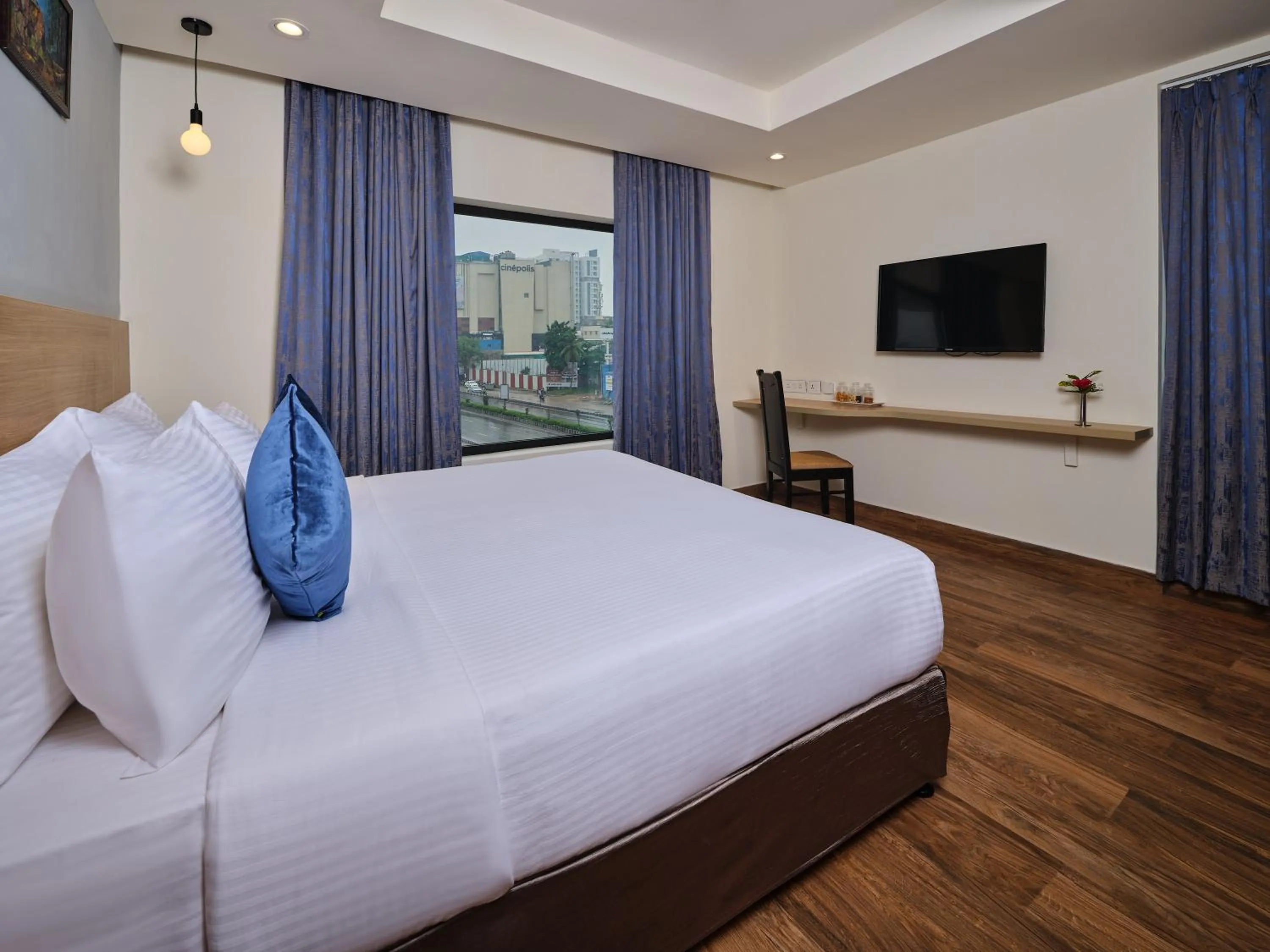 Photo of the whole room, Bed in Essentia Premier Hotel Chennai OMR