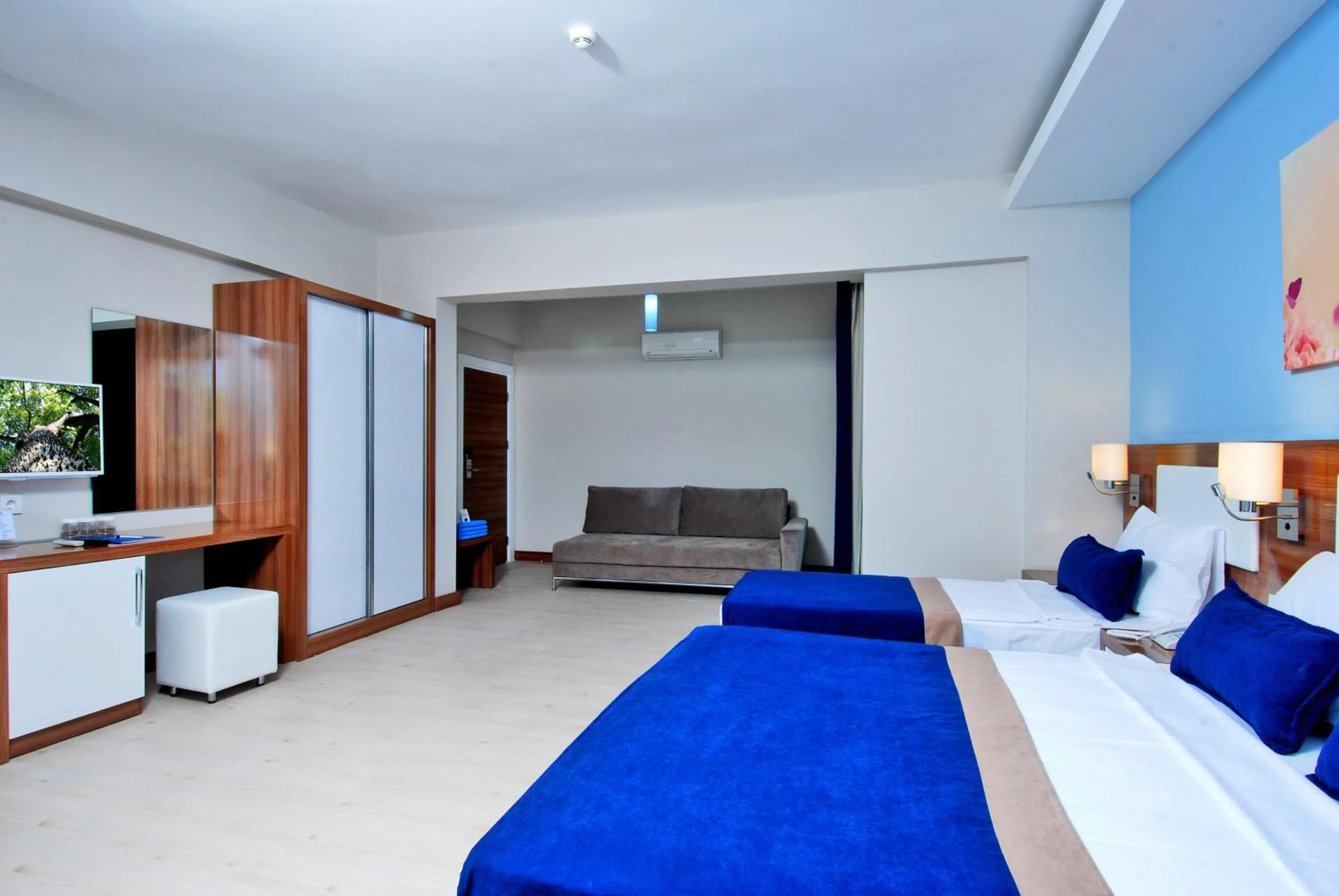 Photo of the whole room, Bed in Kleopatra Ramira Hotel - All Inclusive