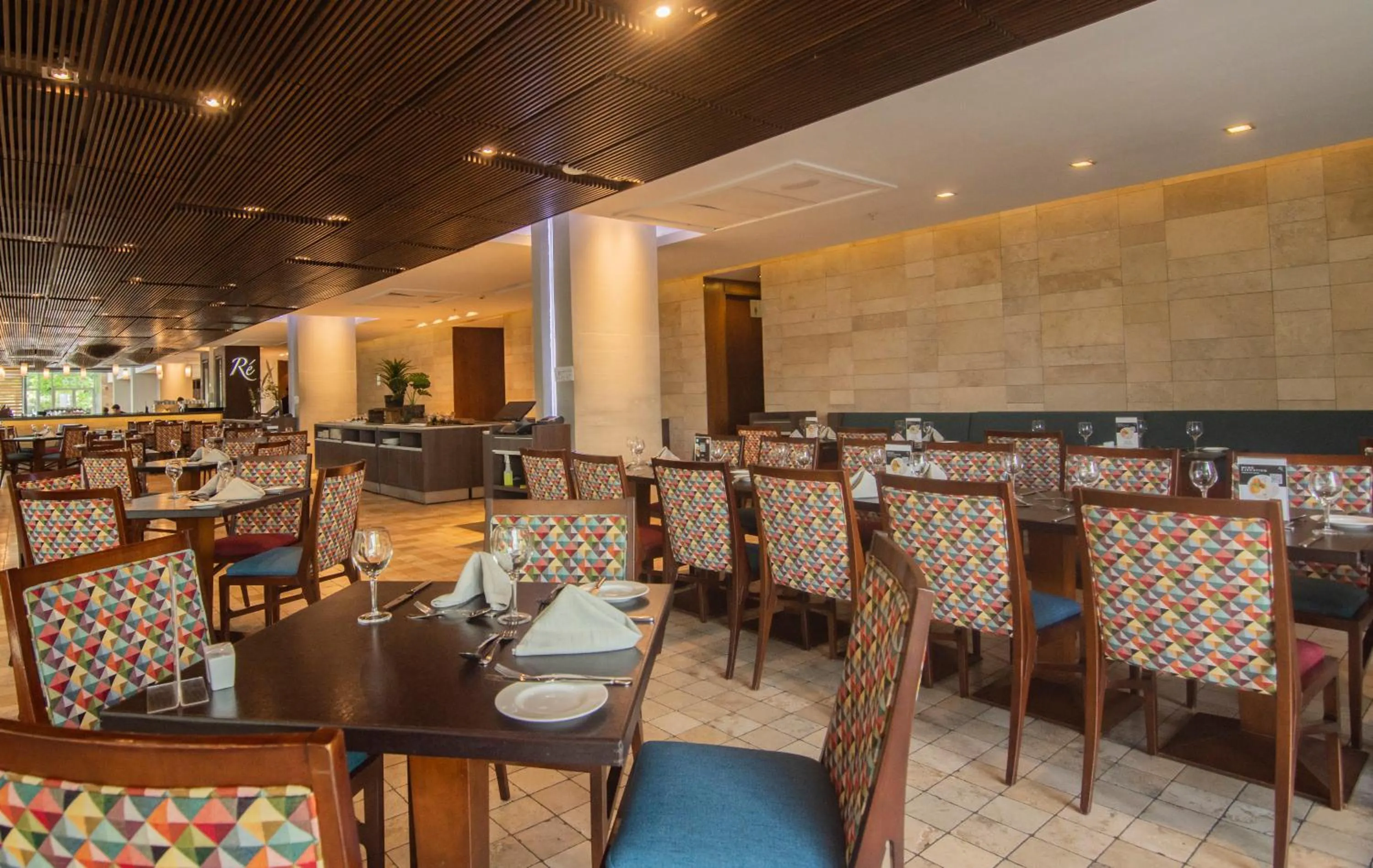 Restaurant/places to eat in Radisson Blu Plaza El Bosque Santiago