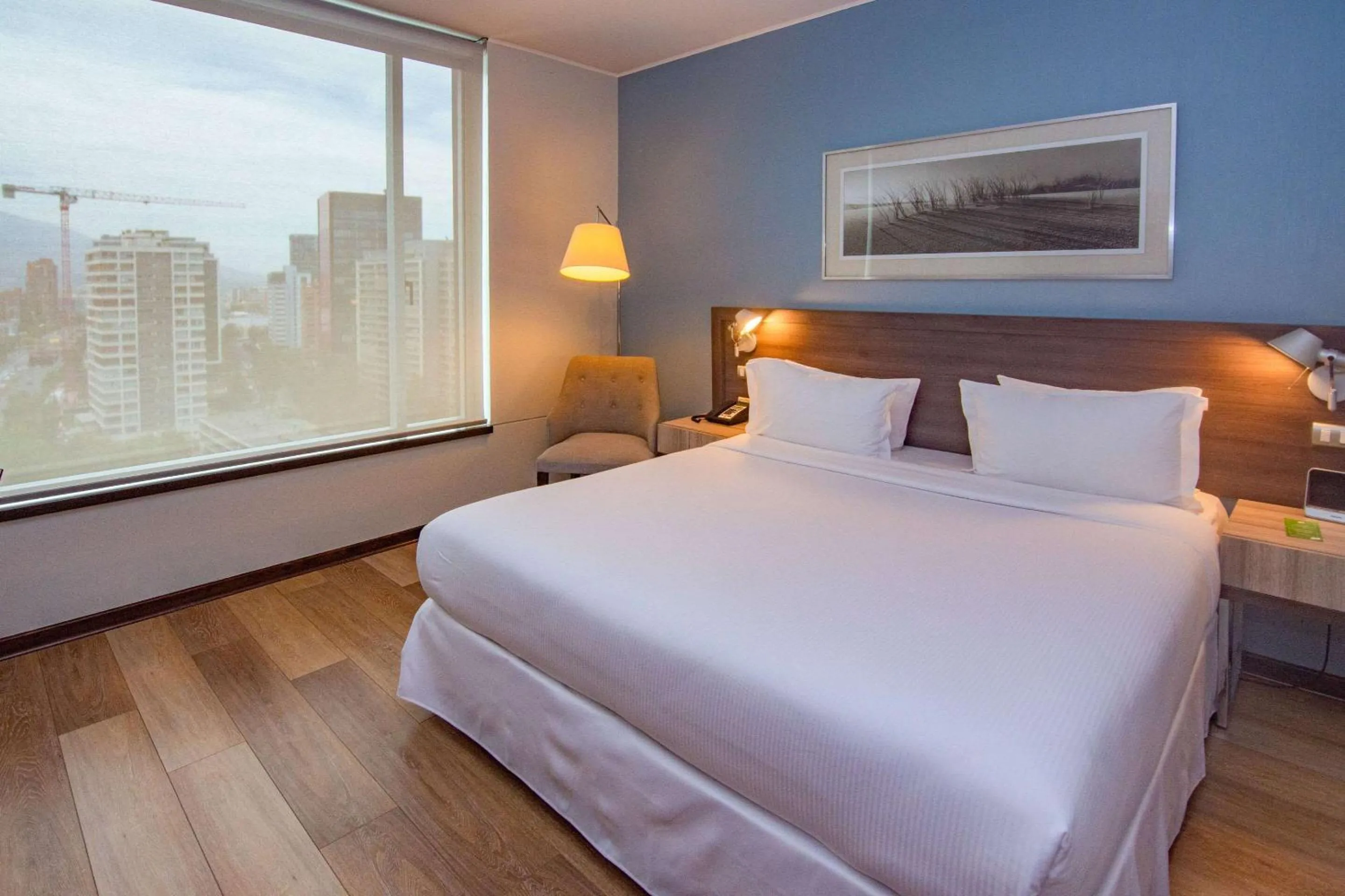 Bedroom, Bed in Radisson Blu Plaza El Bosque Santiago