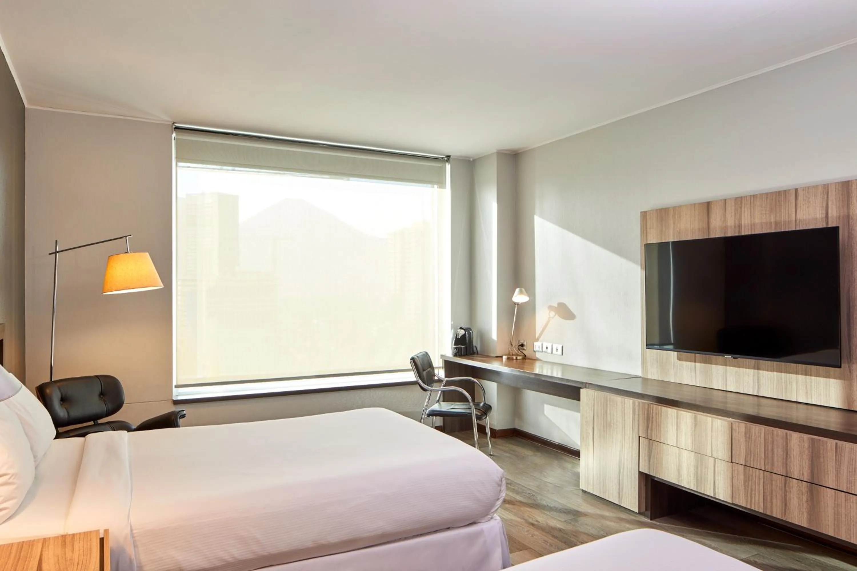 Bedroom, Bed in Radisson Blu Plaza El Bosque Santiago