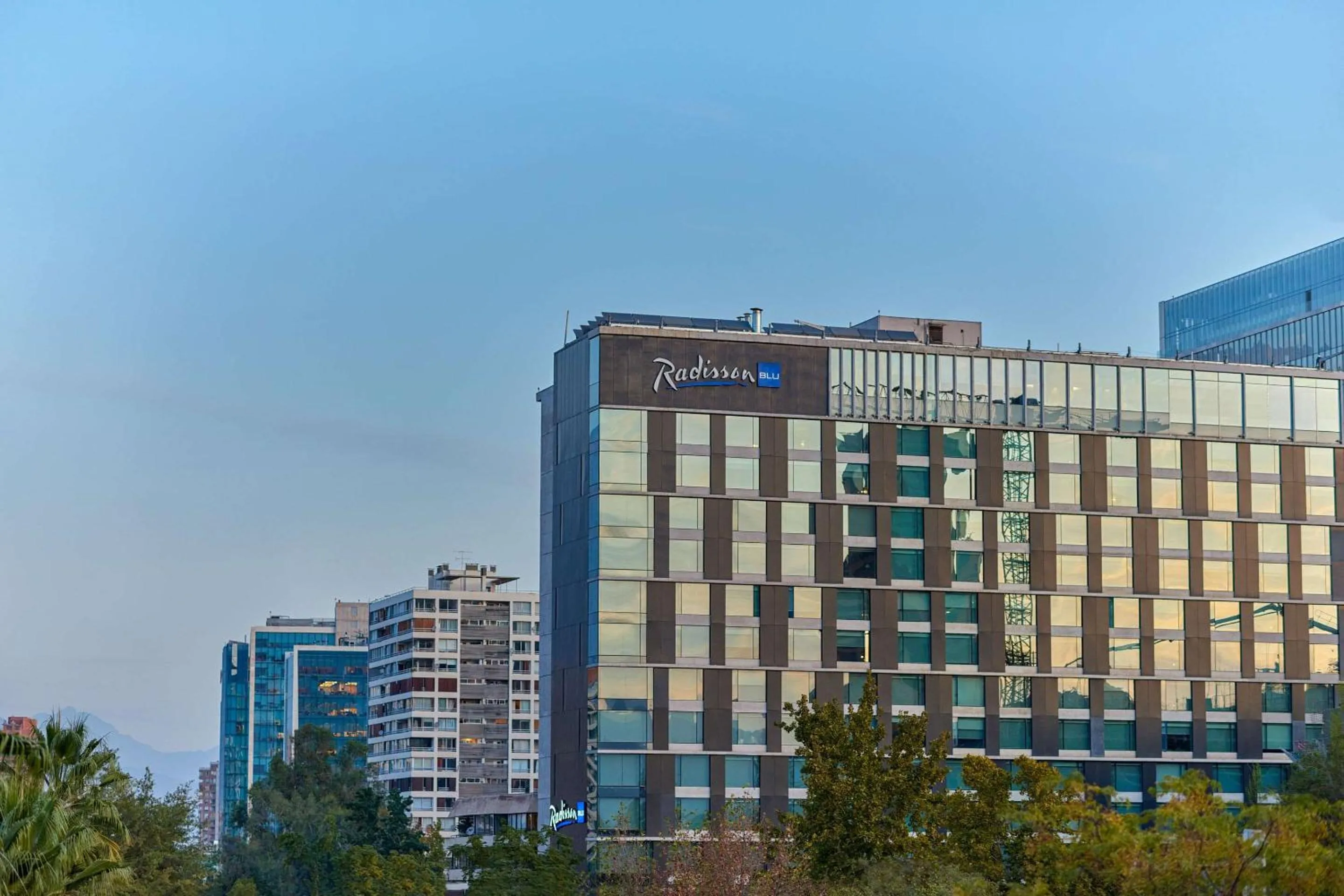 Property building in Radisson Blu Plaza El Bosque Santiago