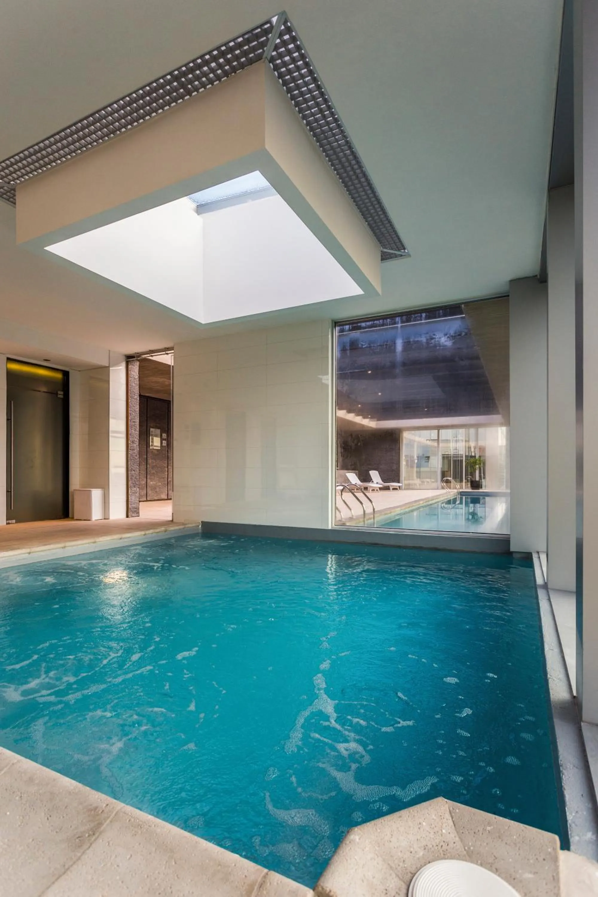 Swimming pool in Radisson Blu Plaza El Bosque Santiago