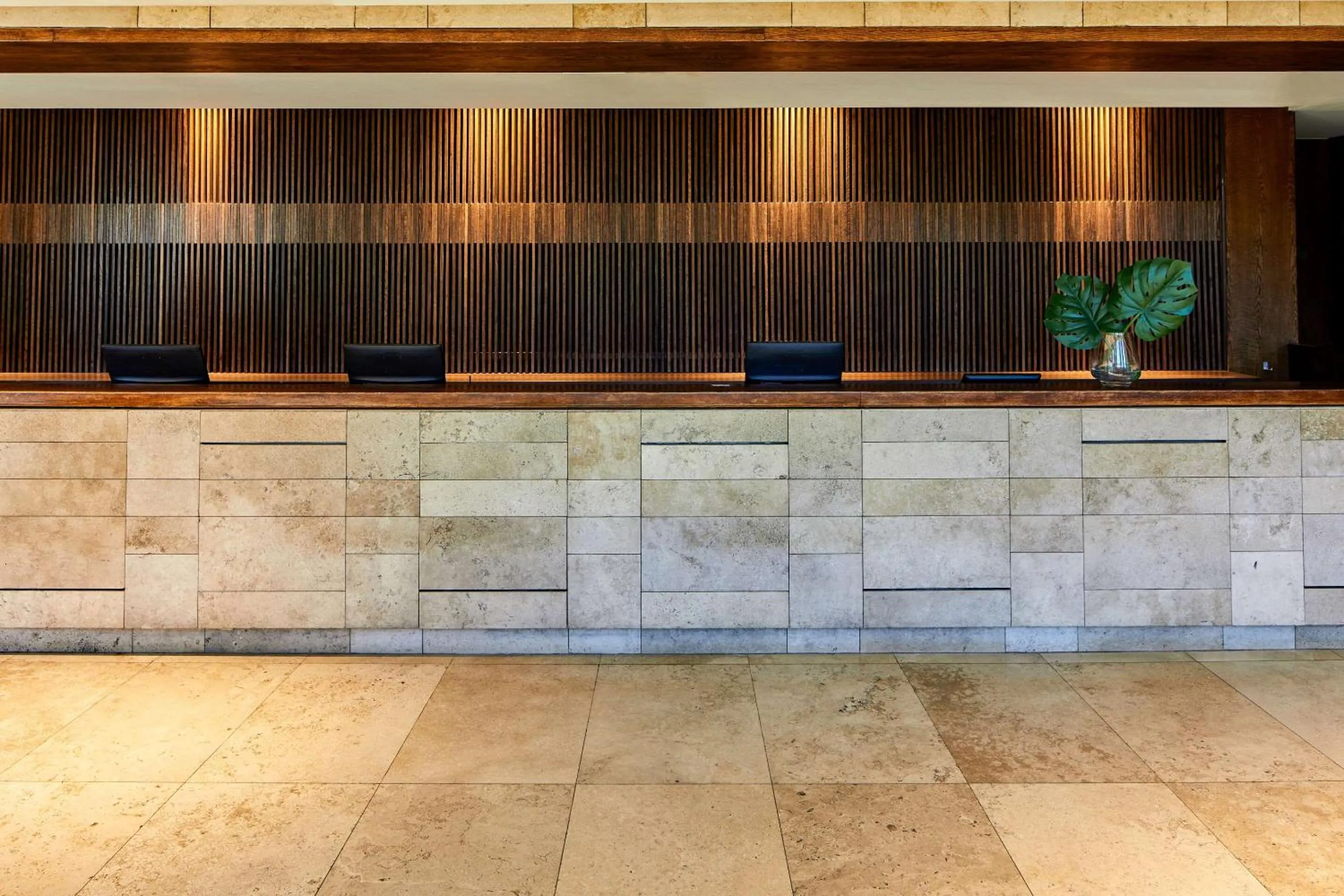 Lobby or reception in Radisson Blu Plaza El Bosque Santiago