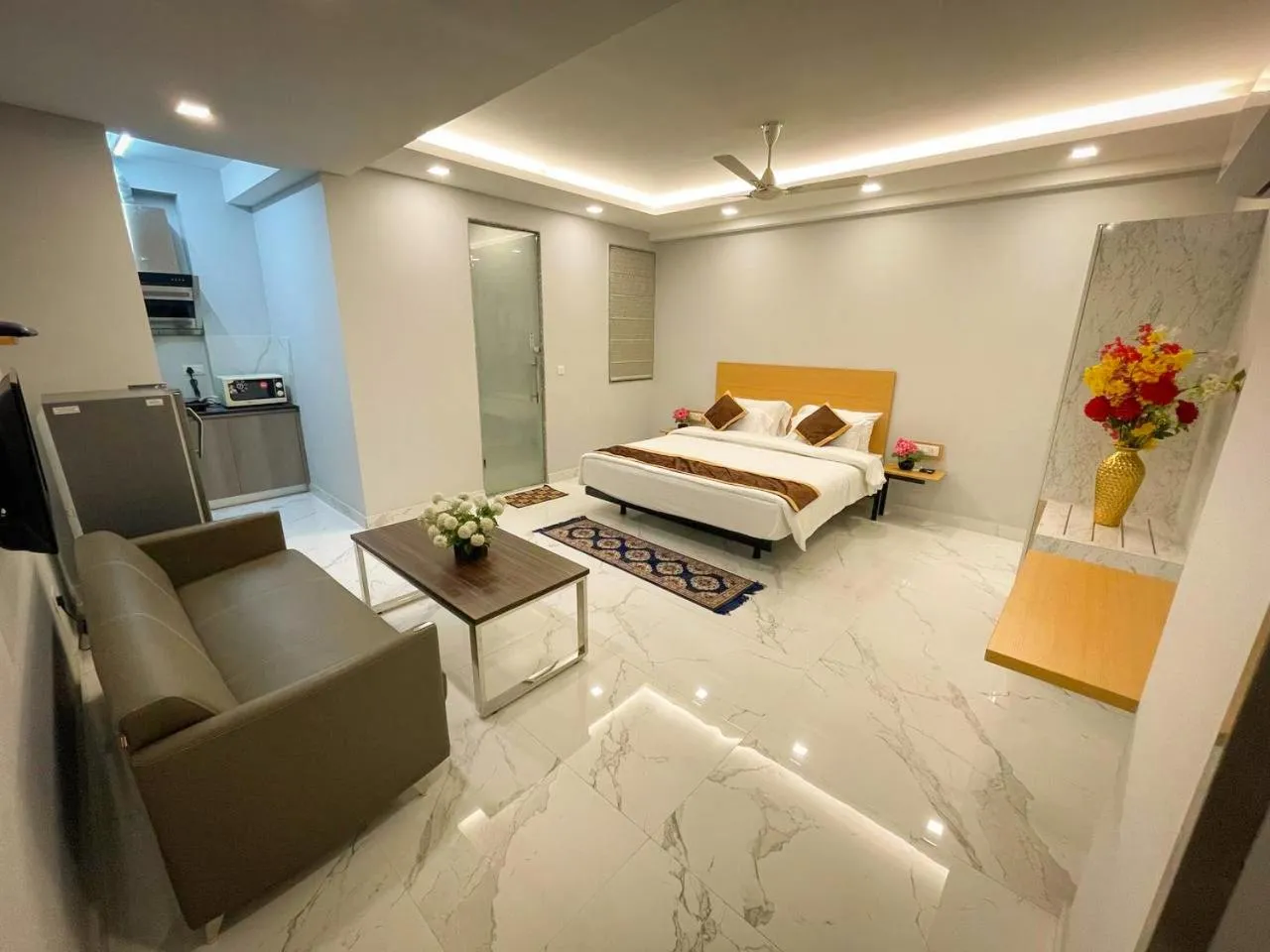 Bed in The Empire Villa,Cyber City, Gurgaon