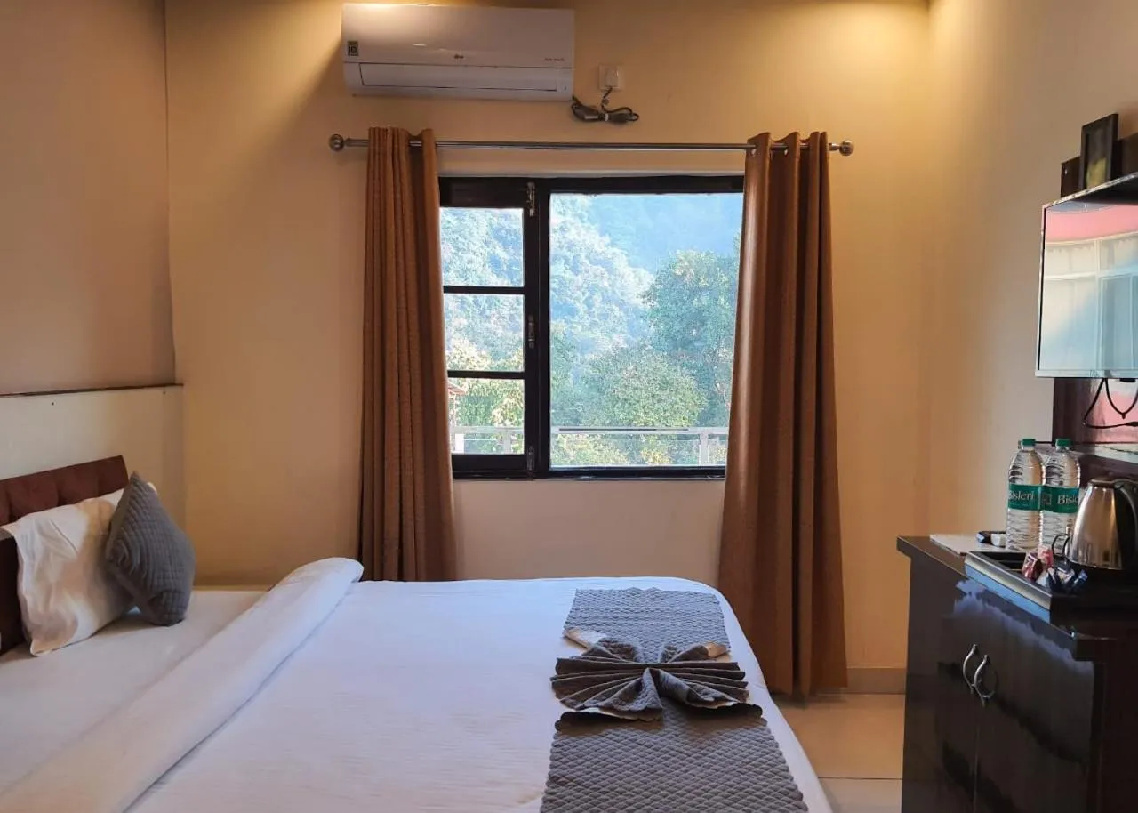 View (from property/room), Bed in Tapovan New Residency - 5 minutes walk to Laxman jhula