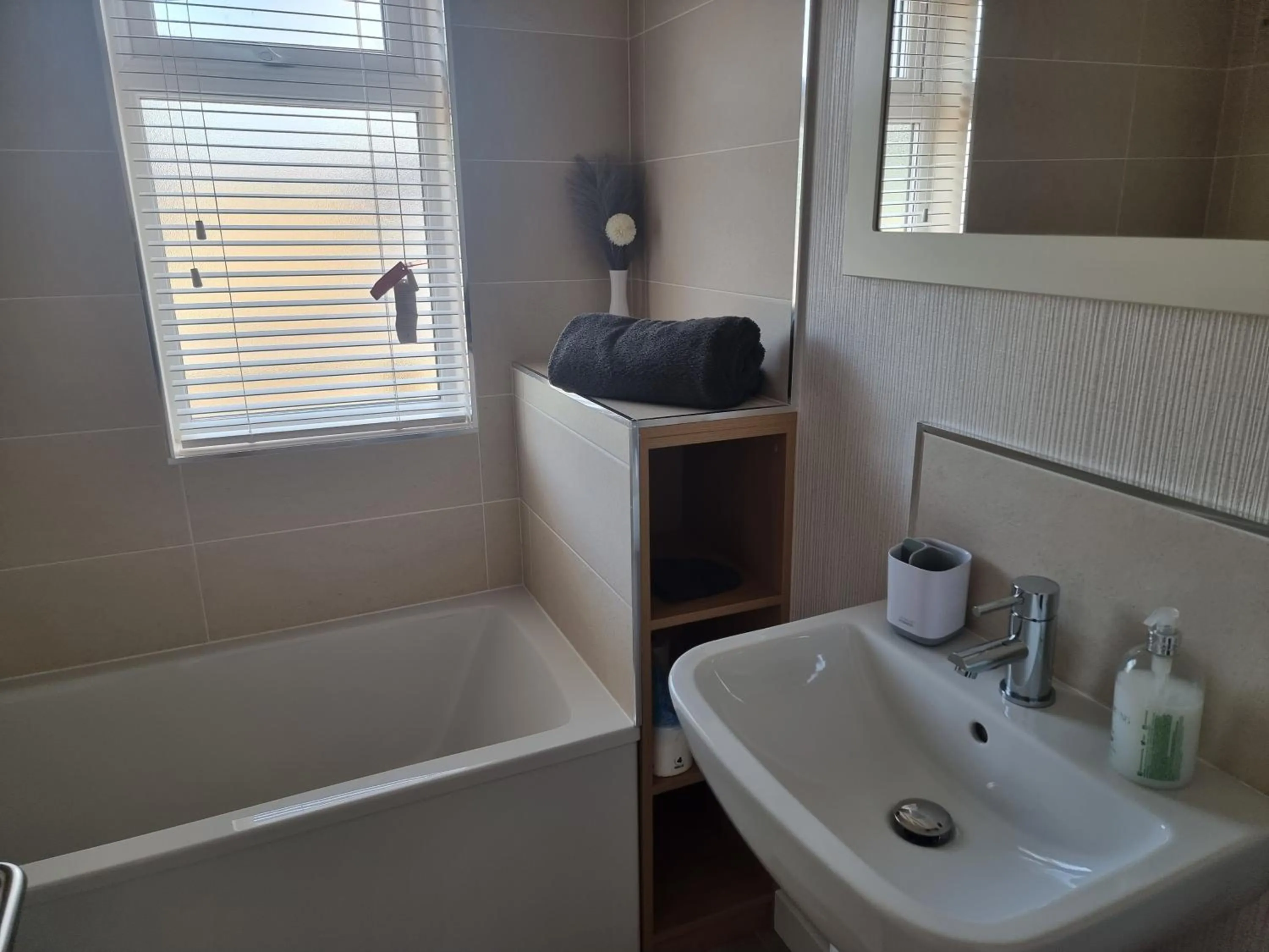 Bathroom in Luxury 2-Bed Lodge in Routh HotTub & Pet Friendly