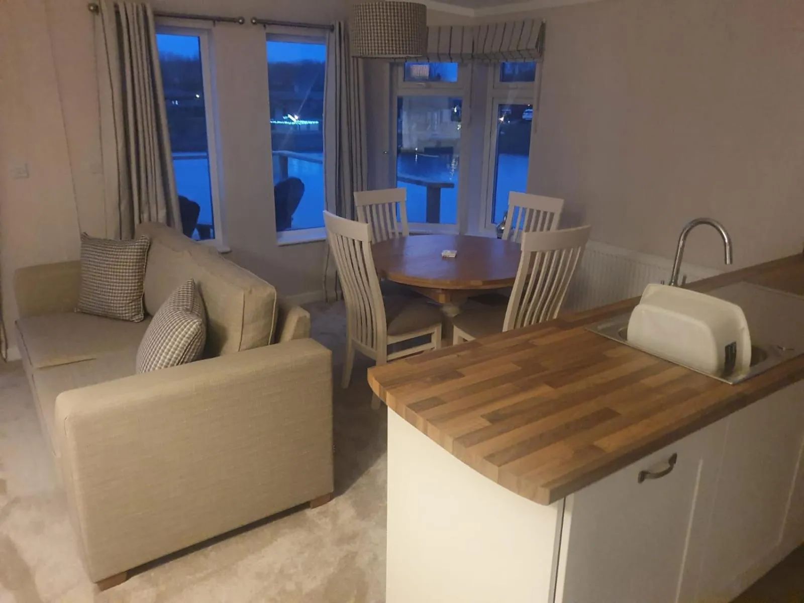 Living room in Luxury 2-Bed Lodge in Routh HotTub & Pet Friendly