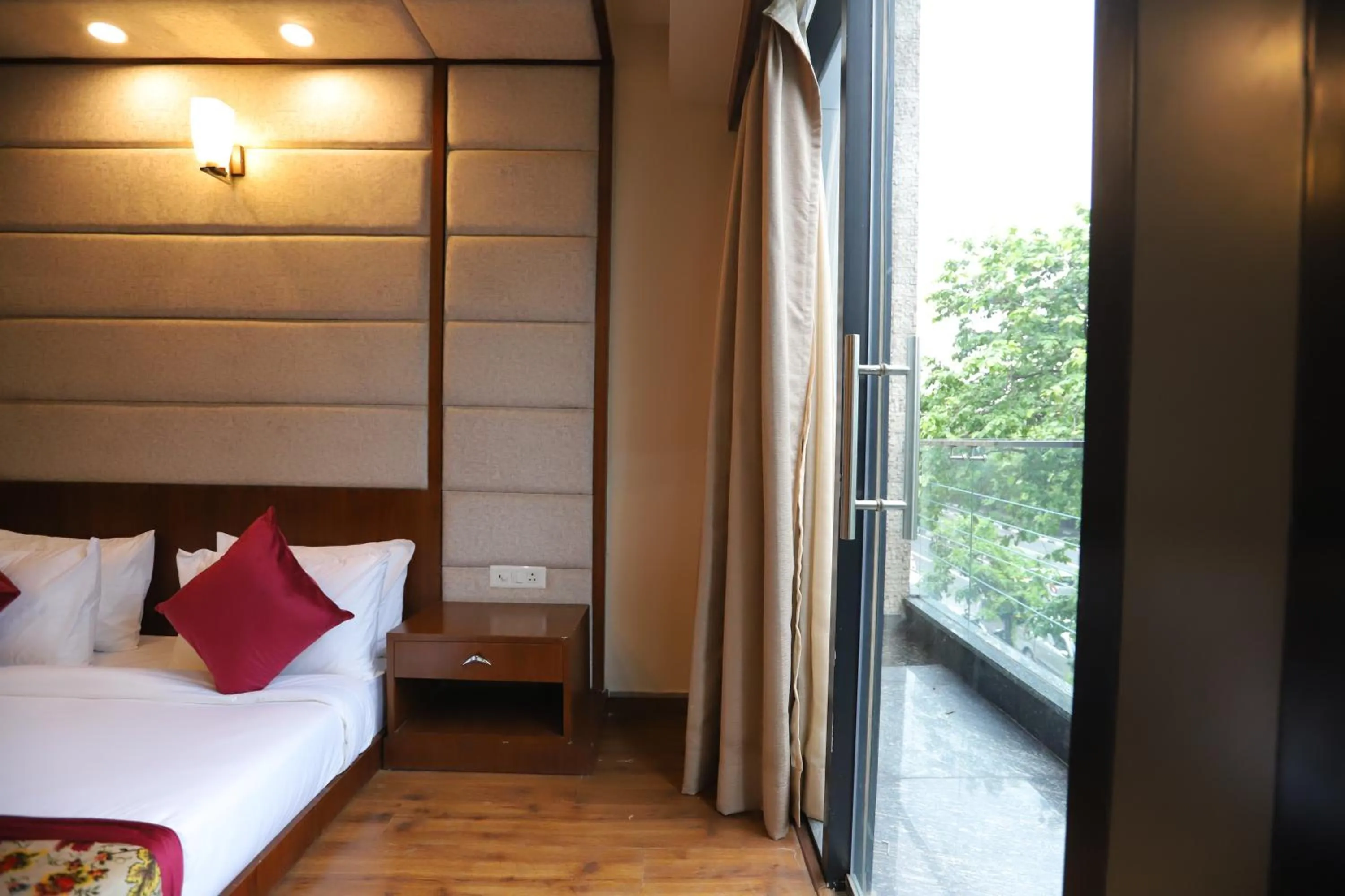 Bed in IP Royal Hotel - New Delhi