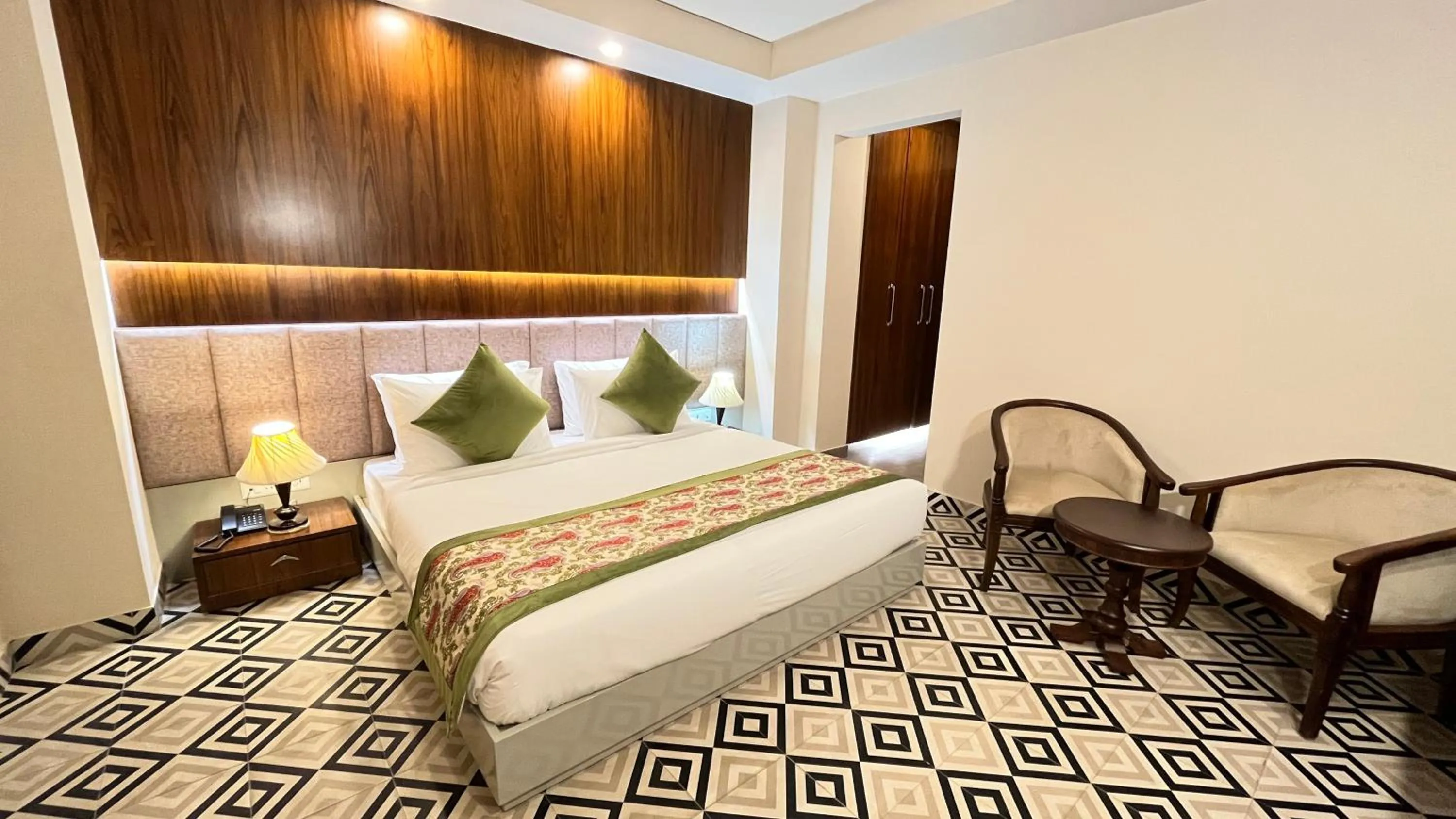 Bed in IP Royal Hotel - New Delhi