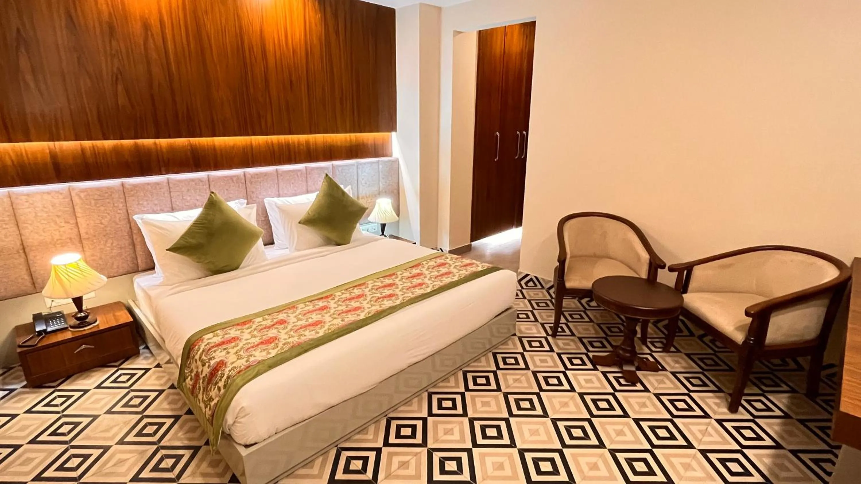 Bed in IP Royal Hotel - New Delhi