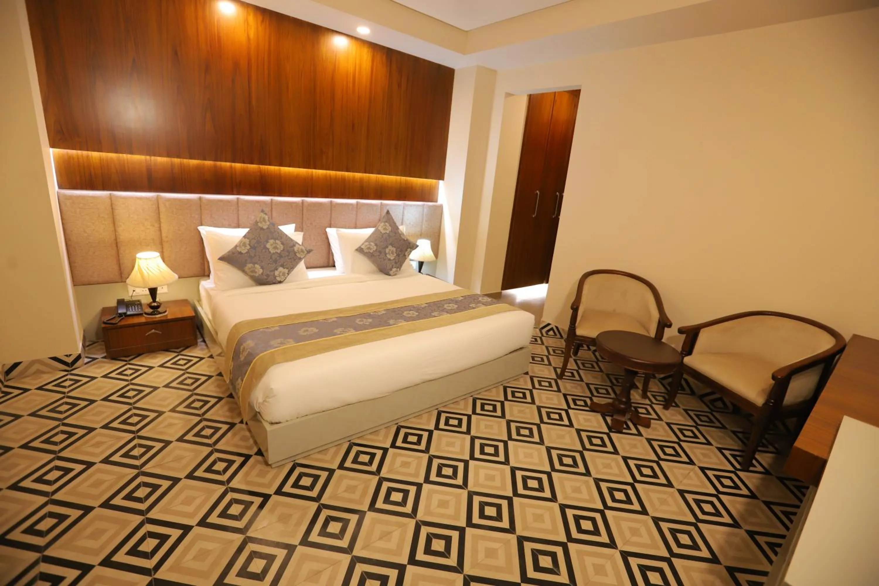 Bed in IP Royal Hotel - New Delhi