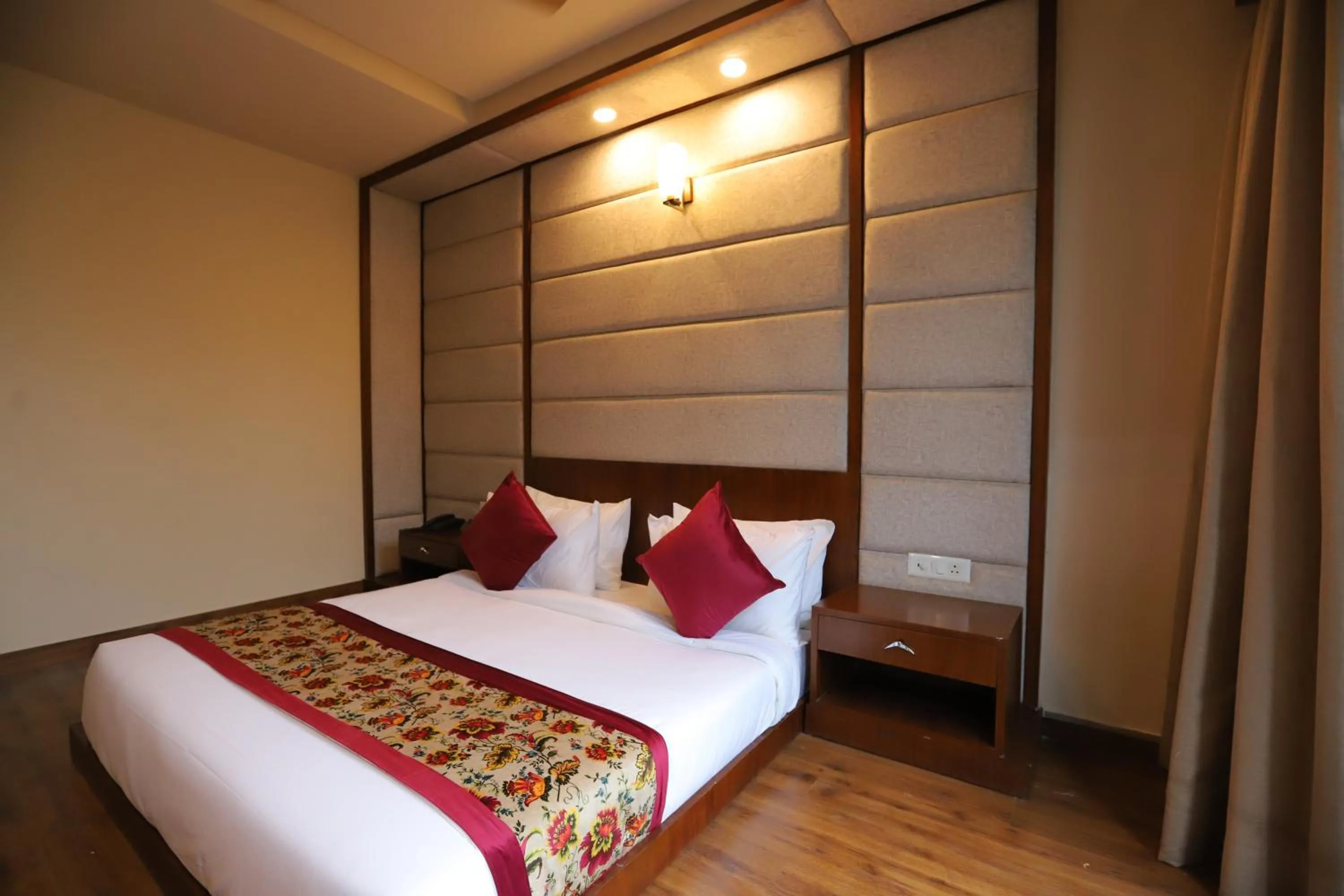 Bed in IP Royal Hotel - New Delhi