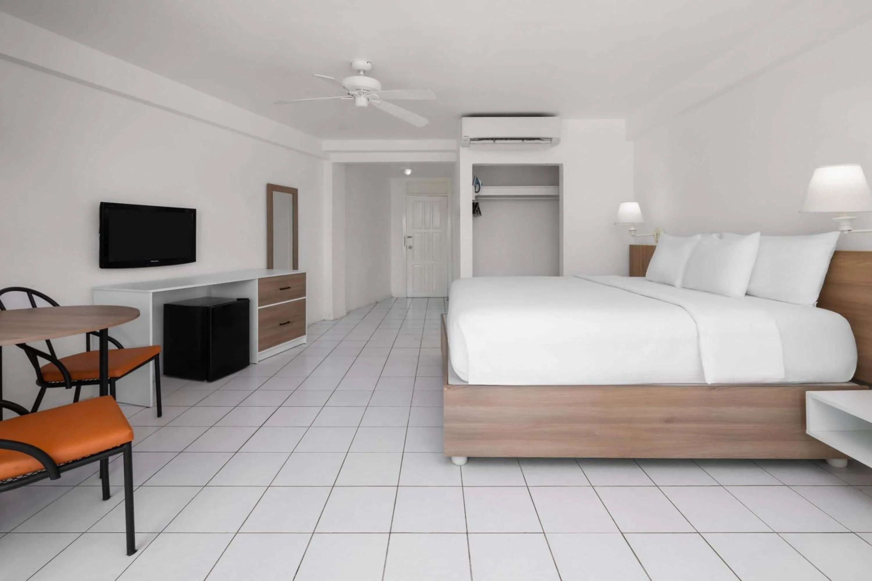 Bed in Grand Decameron Montego Beach, A Trademark All-Inclusive Resort