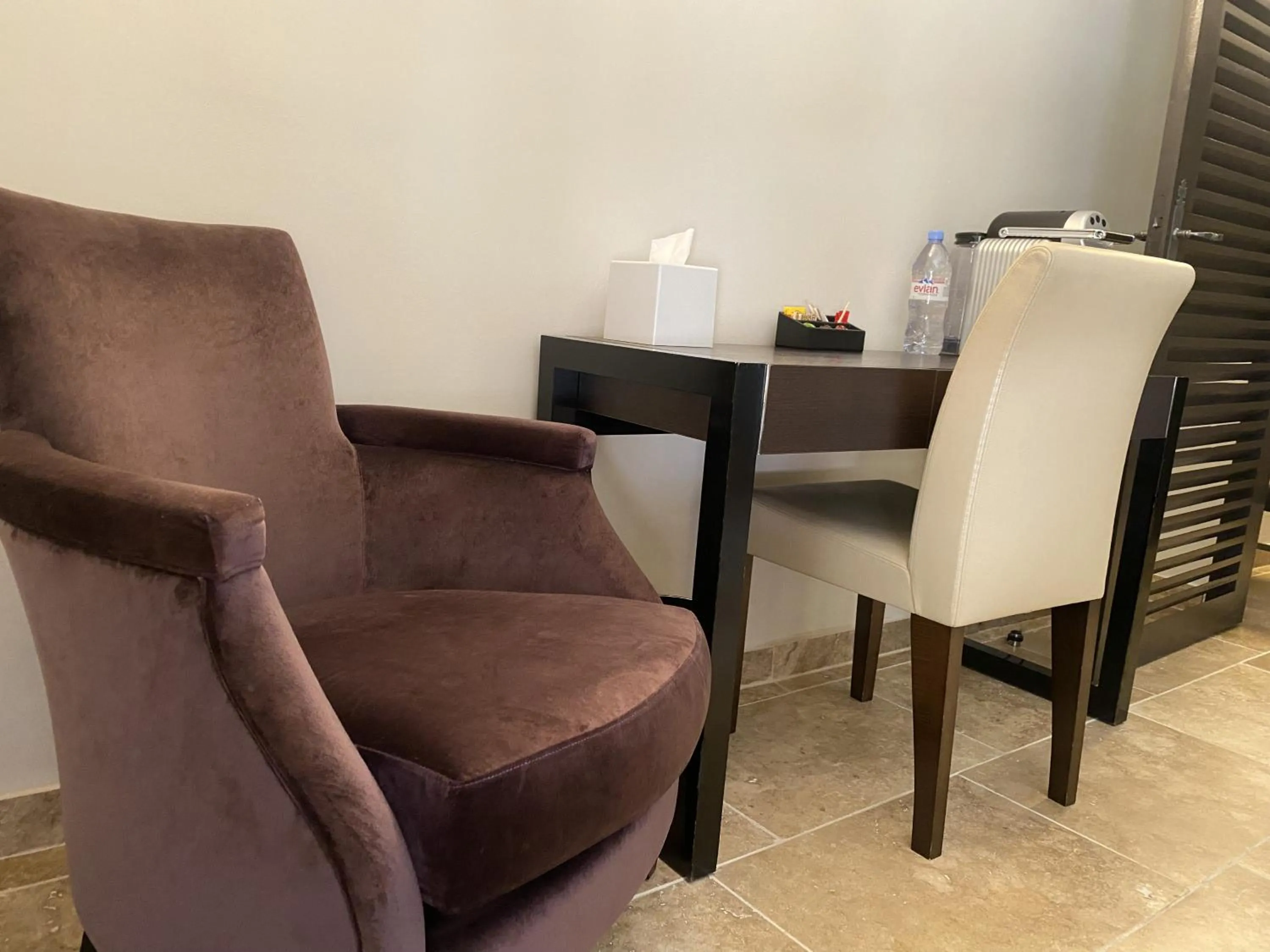 Photo of the whole room in Domaine de la Reynaude