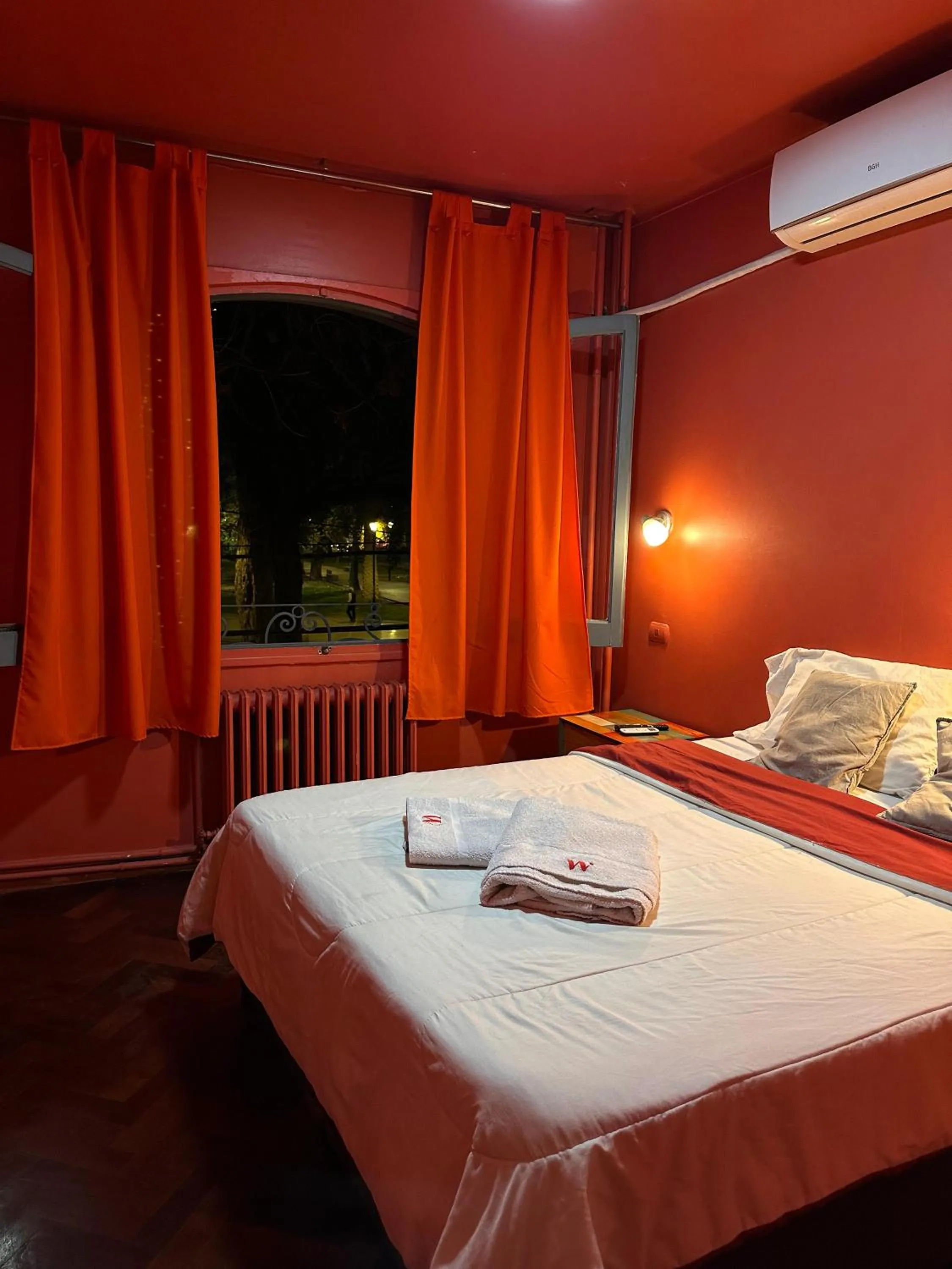 Bed in Hotel Windsor Mendoza