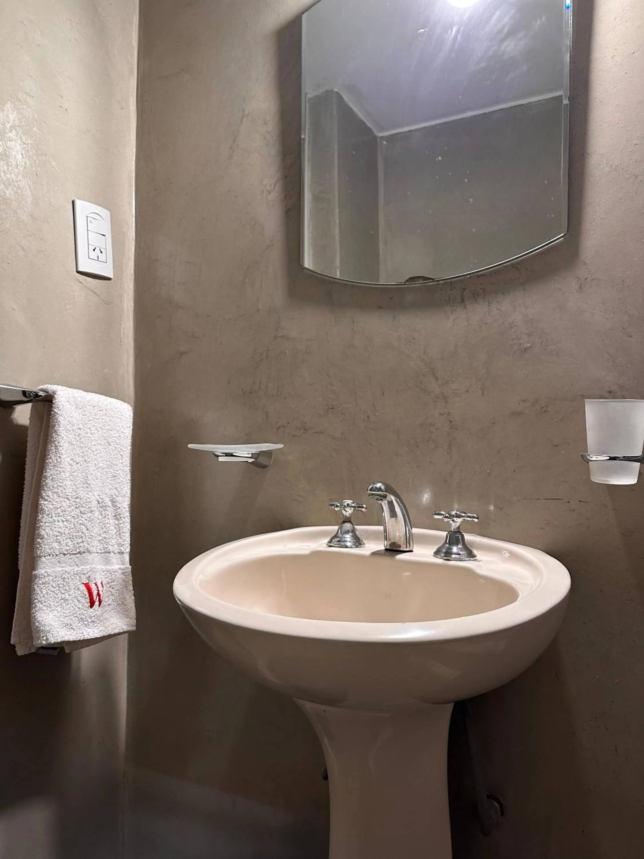 Bathroom in Hotel Windsor Mendoza