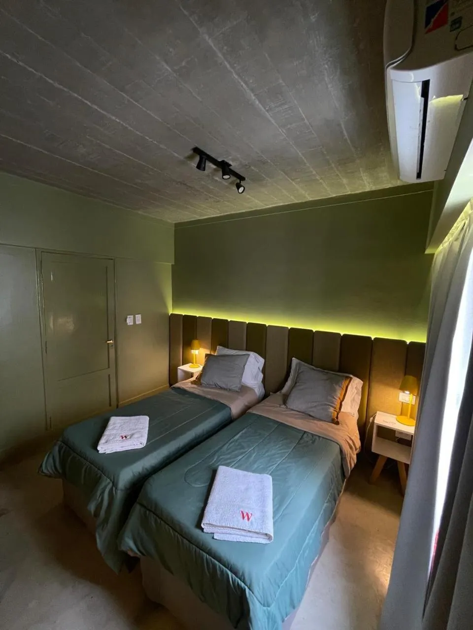 Bedroom, Bed in Hotel Windsor Mendoza