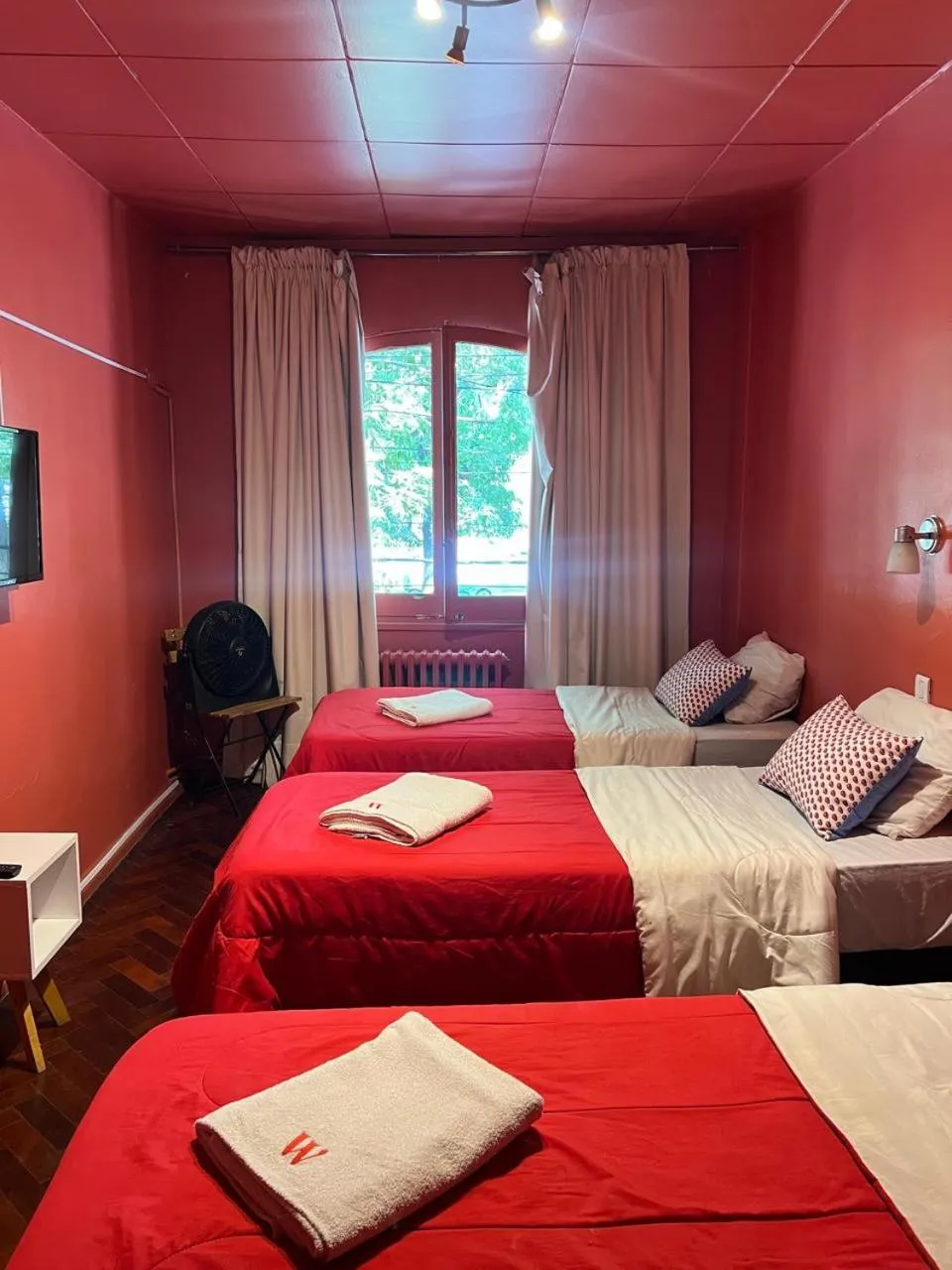 Photo of the whole room, Bed in Hotel Windsor Mendoza