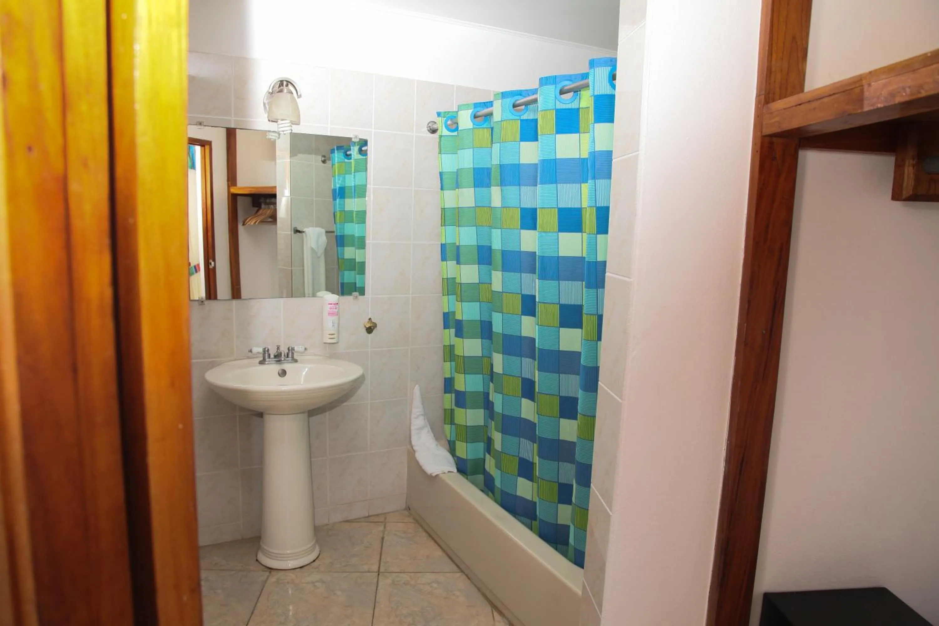 Bathroom in Negril Treehouse Resort