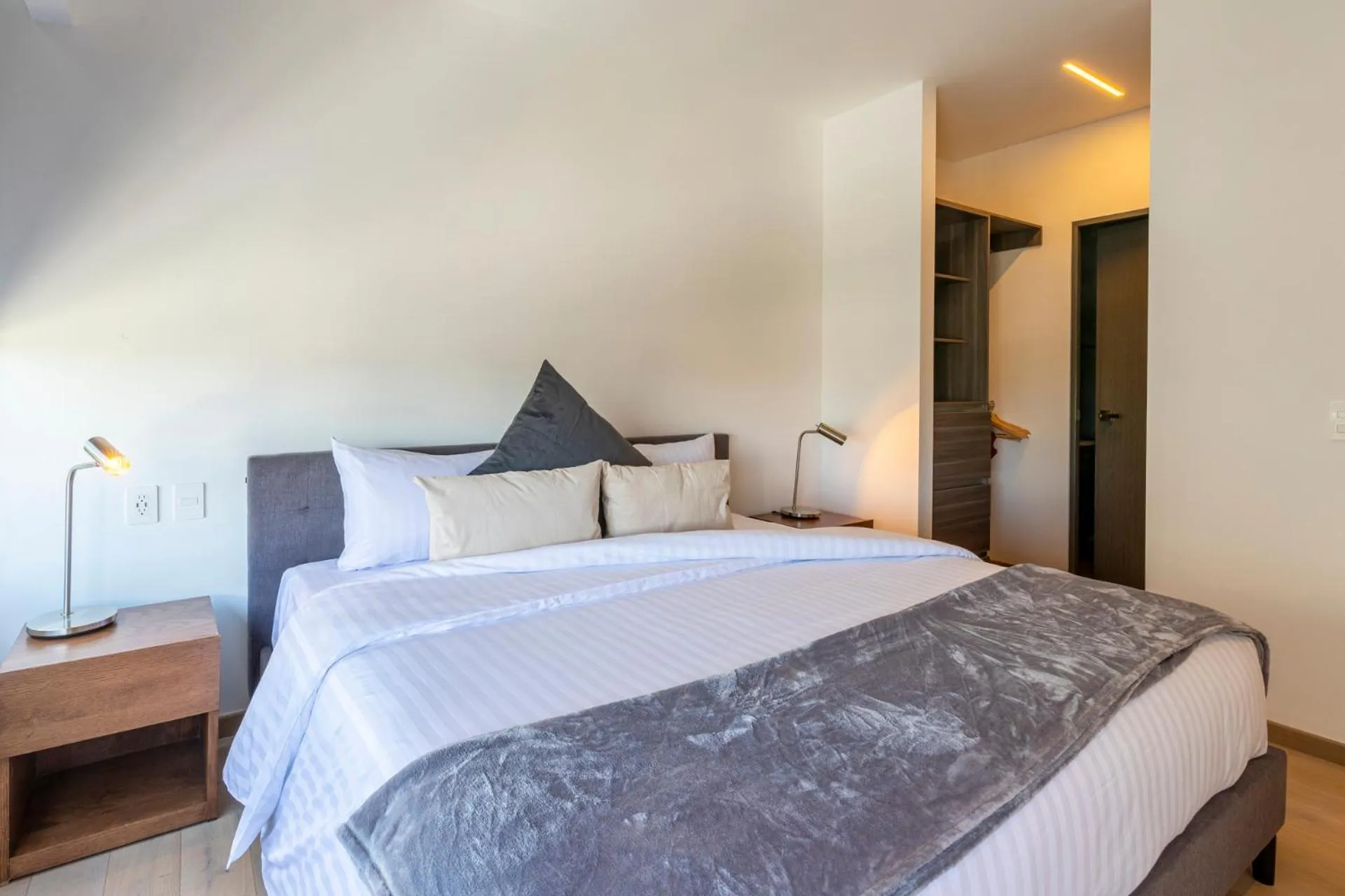 Bed in Nido at Neuchatel Polanco