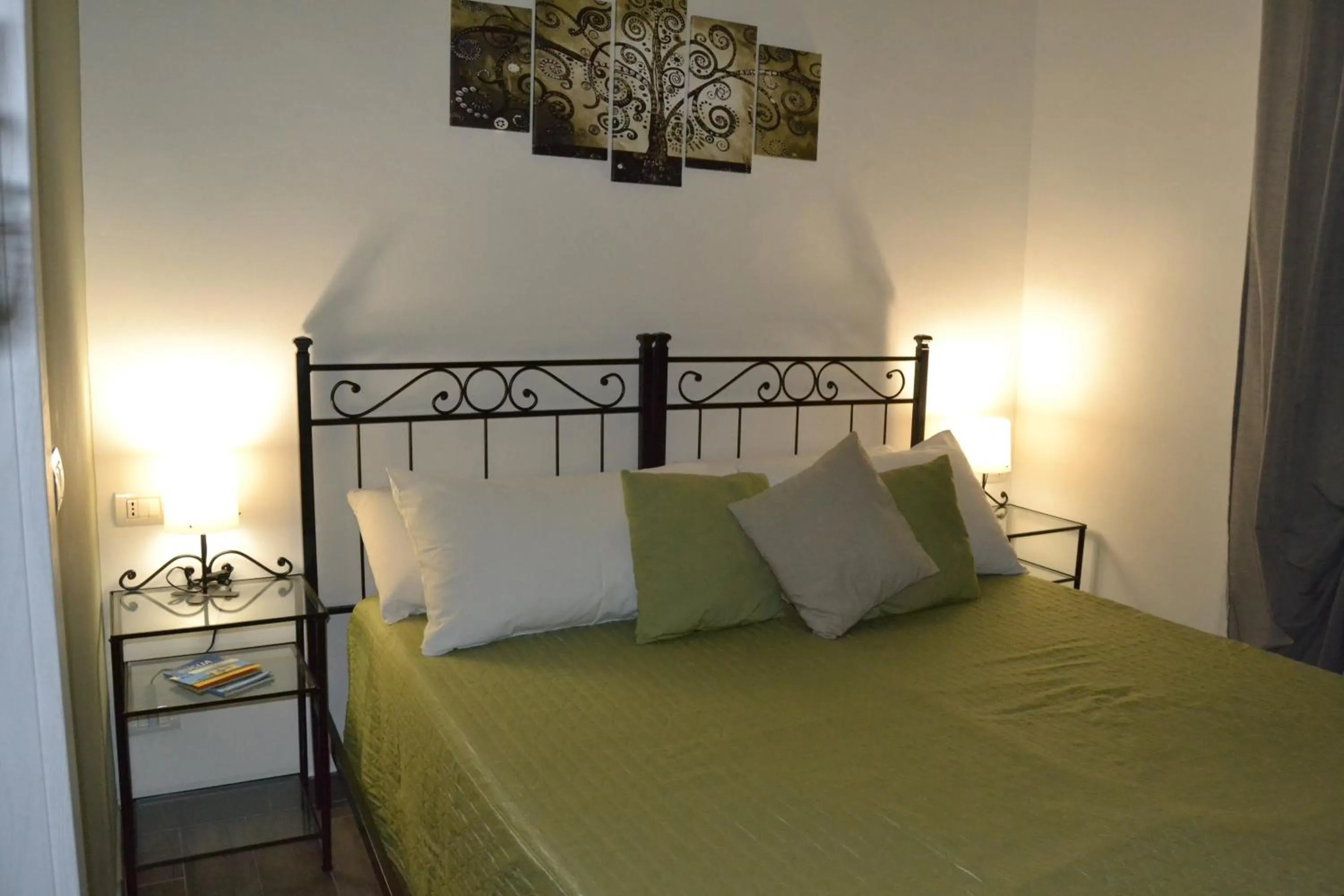 Photo of the whole room, Bed in Karina's Rooms