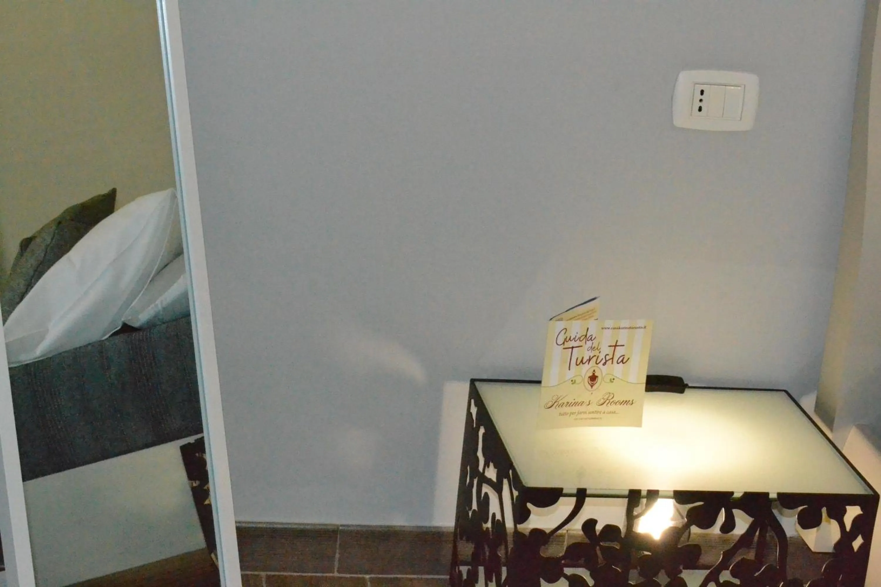 Photo of the whole room, Dining Area in Karina's Rooms