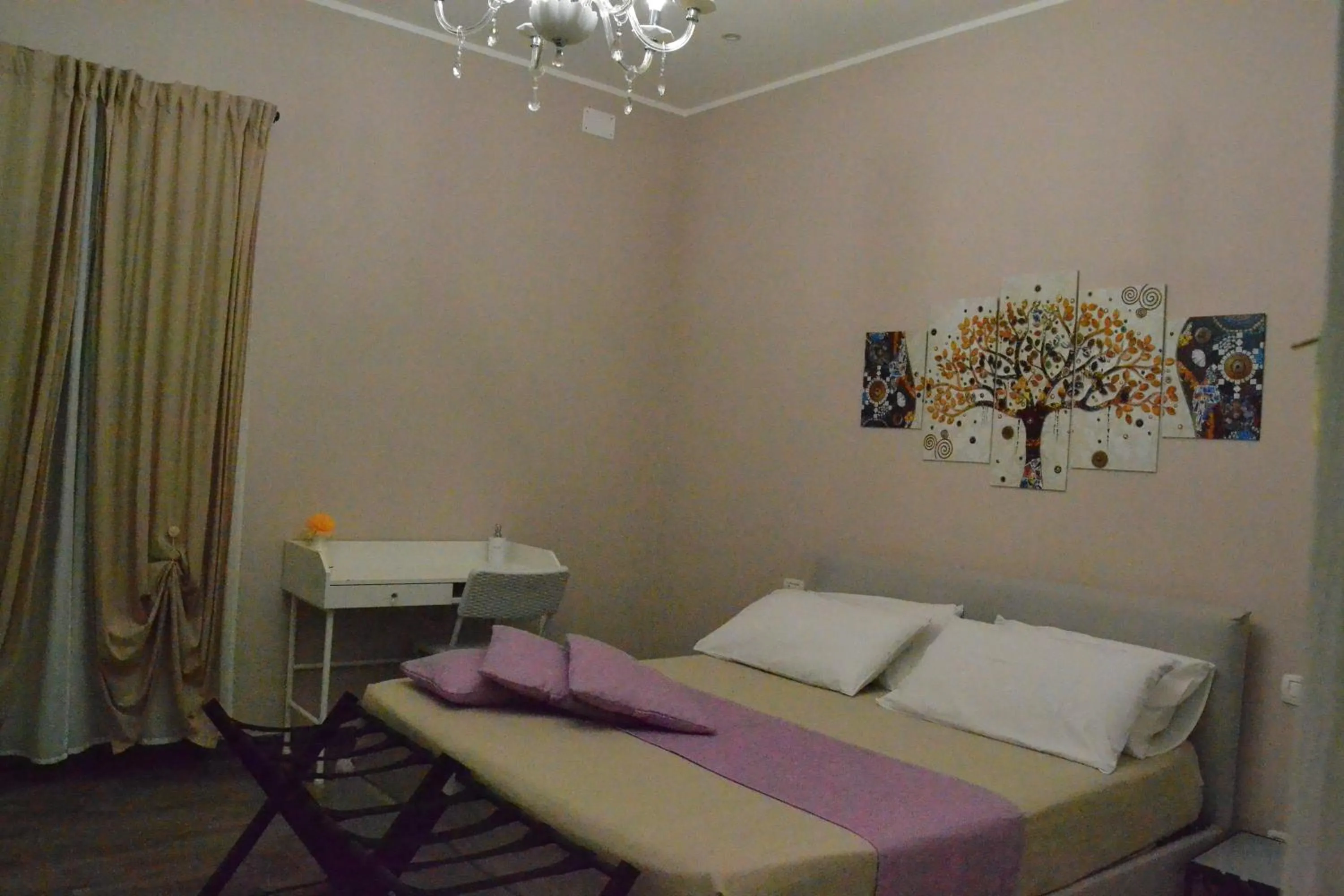 Photo of the whole room, Bed in Karina's Rooms