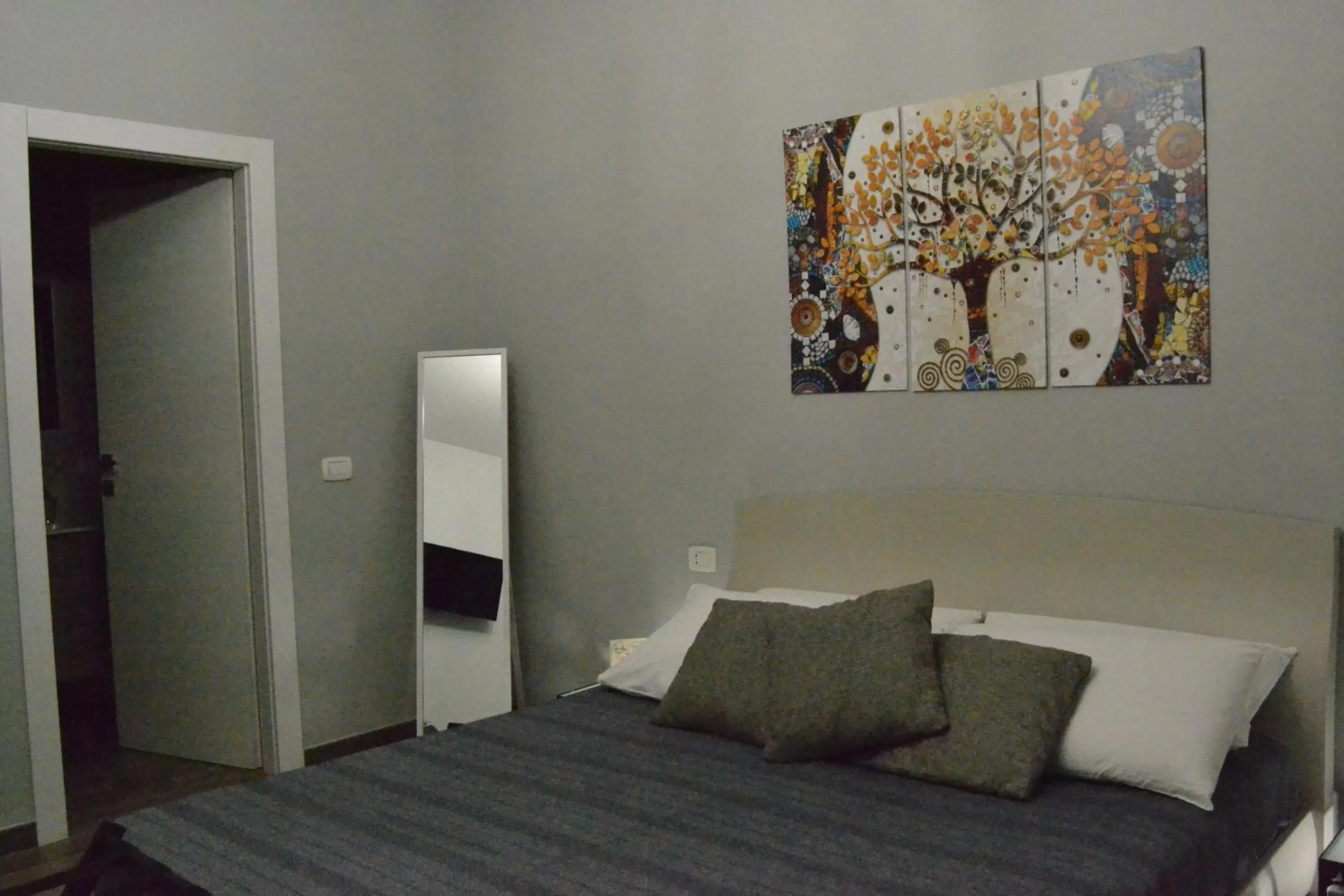 Photo of the whole room, Bed in Karina's Rooms